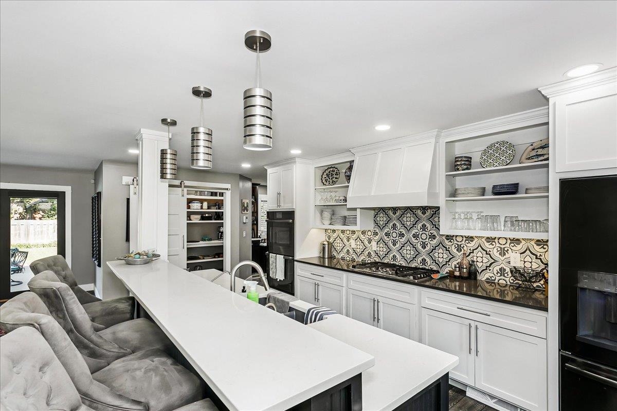 125 Post Oak Property Photo 12