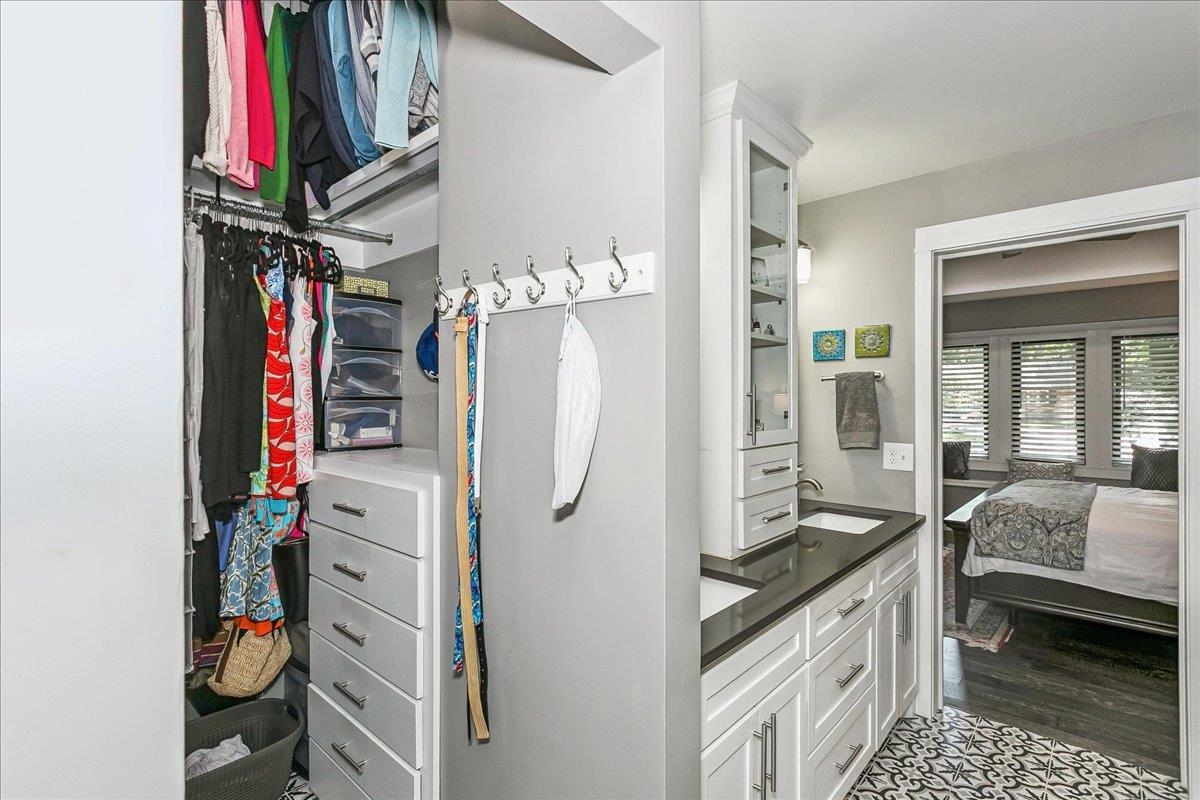 125 Post Oak Property Photo 18