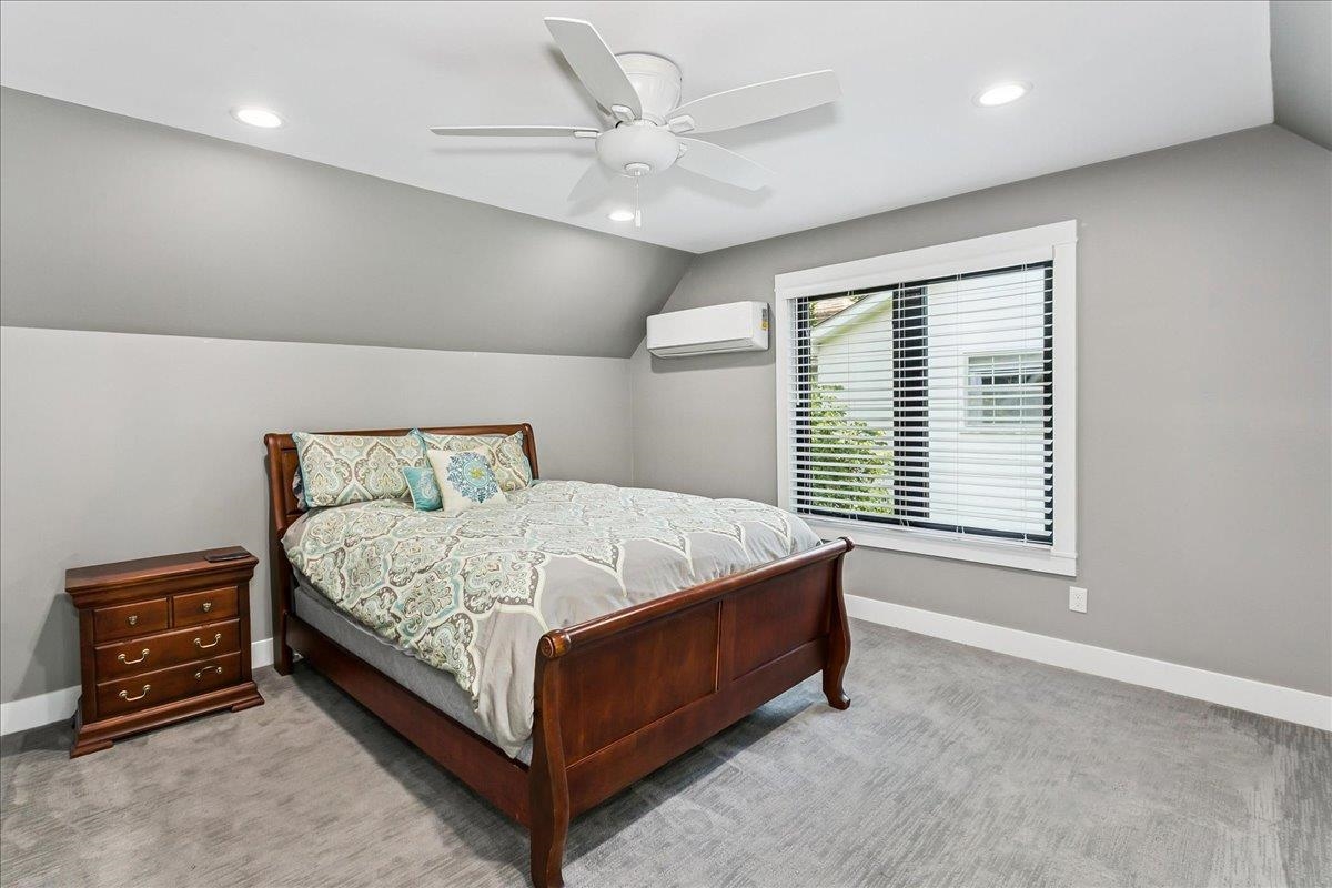 125 Post Oak Property Photo 26