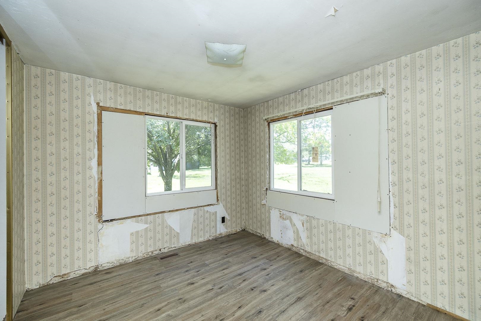 10001 E 103rd Property Photo 13