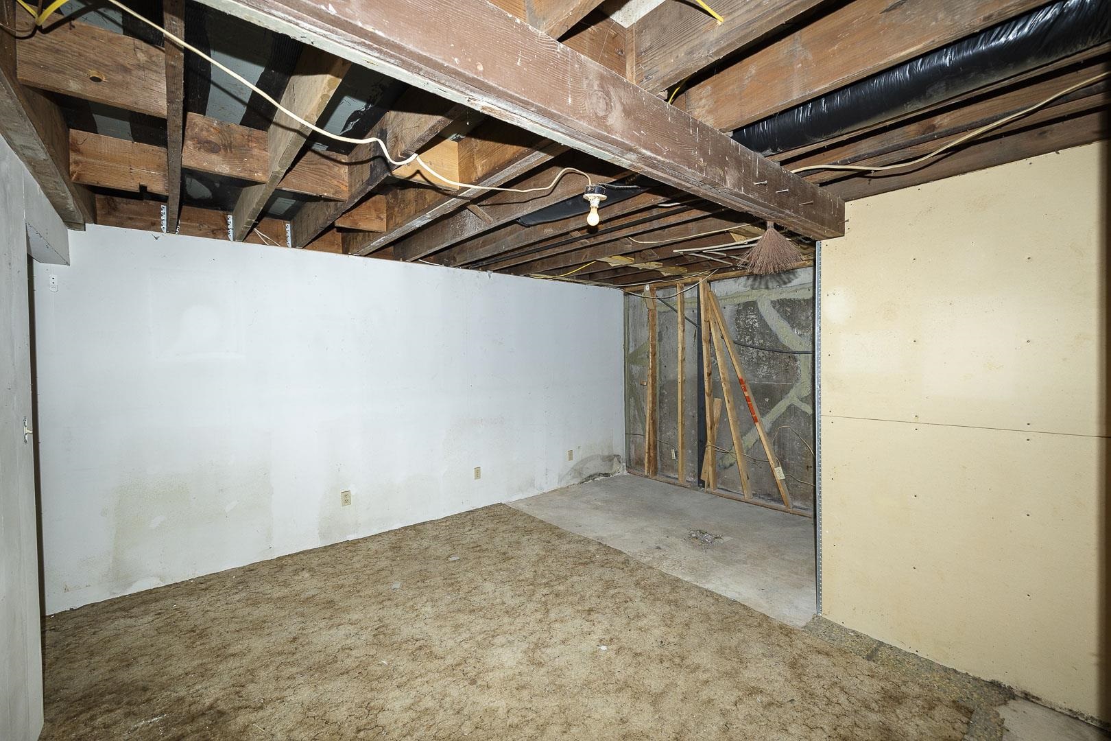 10001 E 103rd Property Photo 19