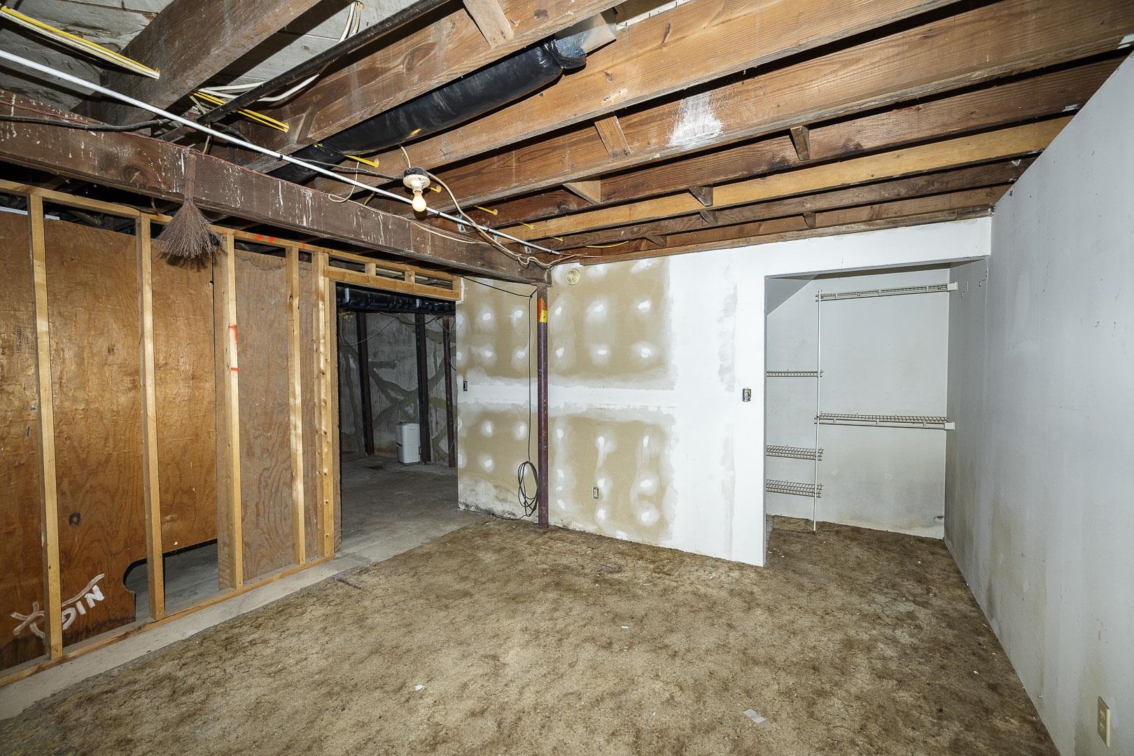 10001 E 103rd Property Photo 21