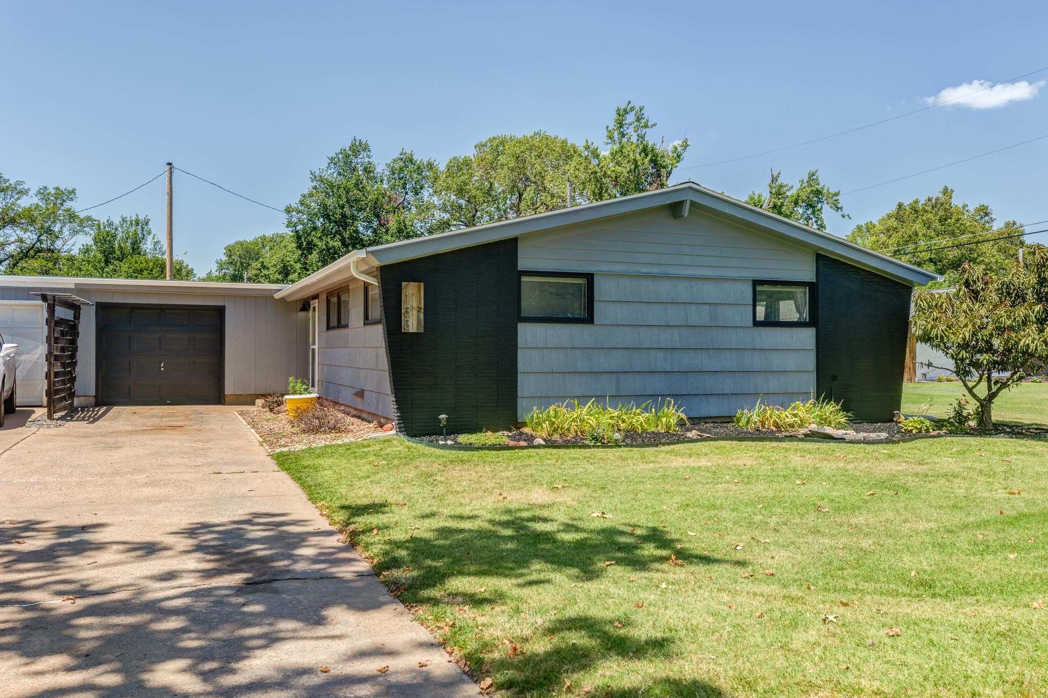 133 Georgia Ave Property Photo 1