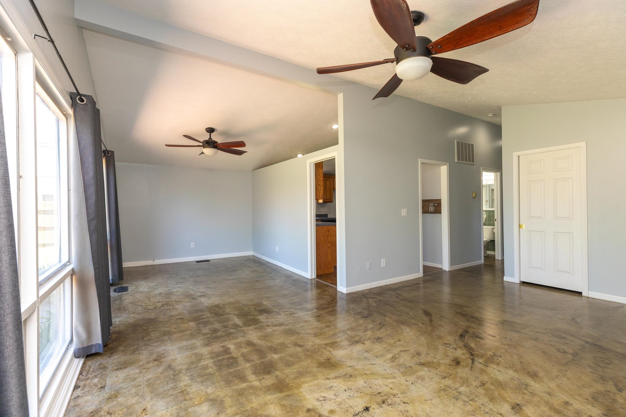 133 Georgia Ave Property Photo 4