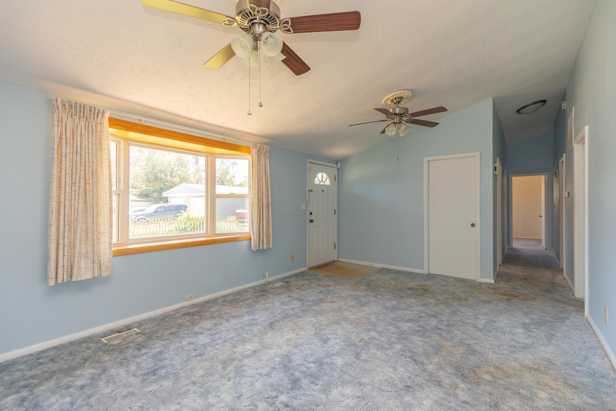 154 Hoover Ct Property Photo 4
