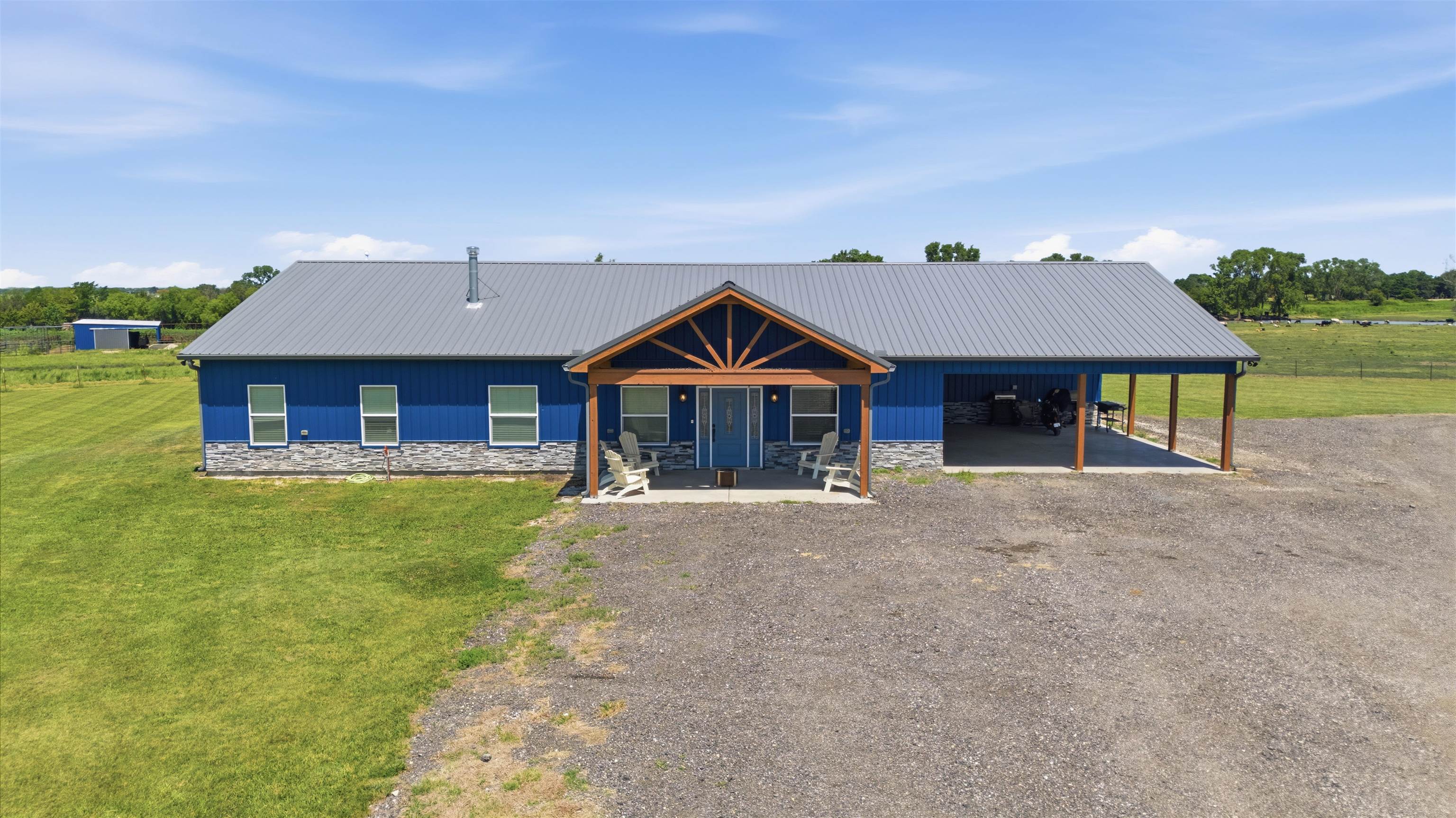 10862 140th Property Photo 3