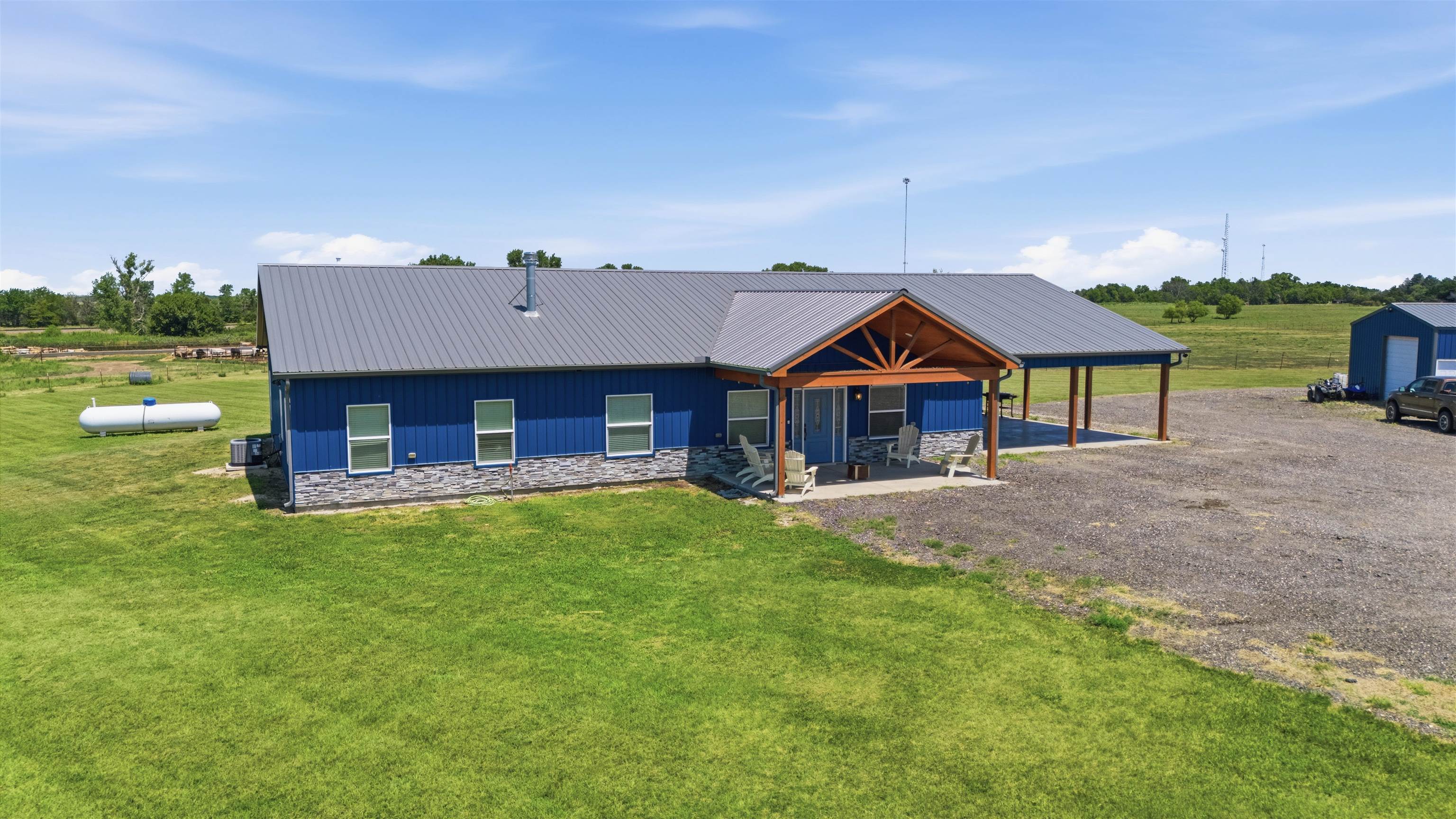 10862 140th Property Photo 4