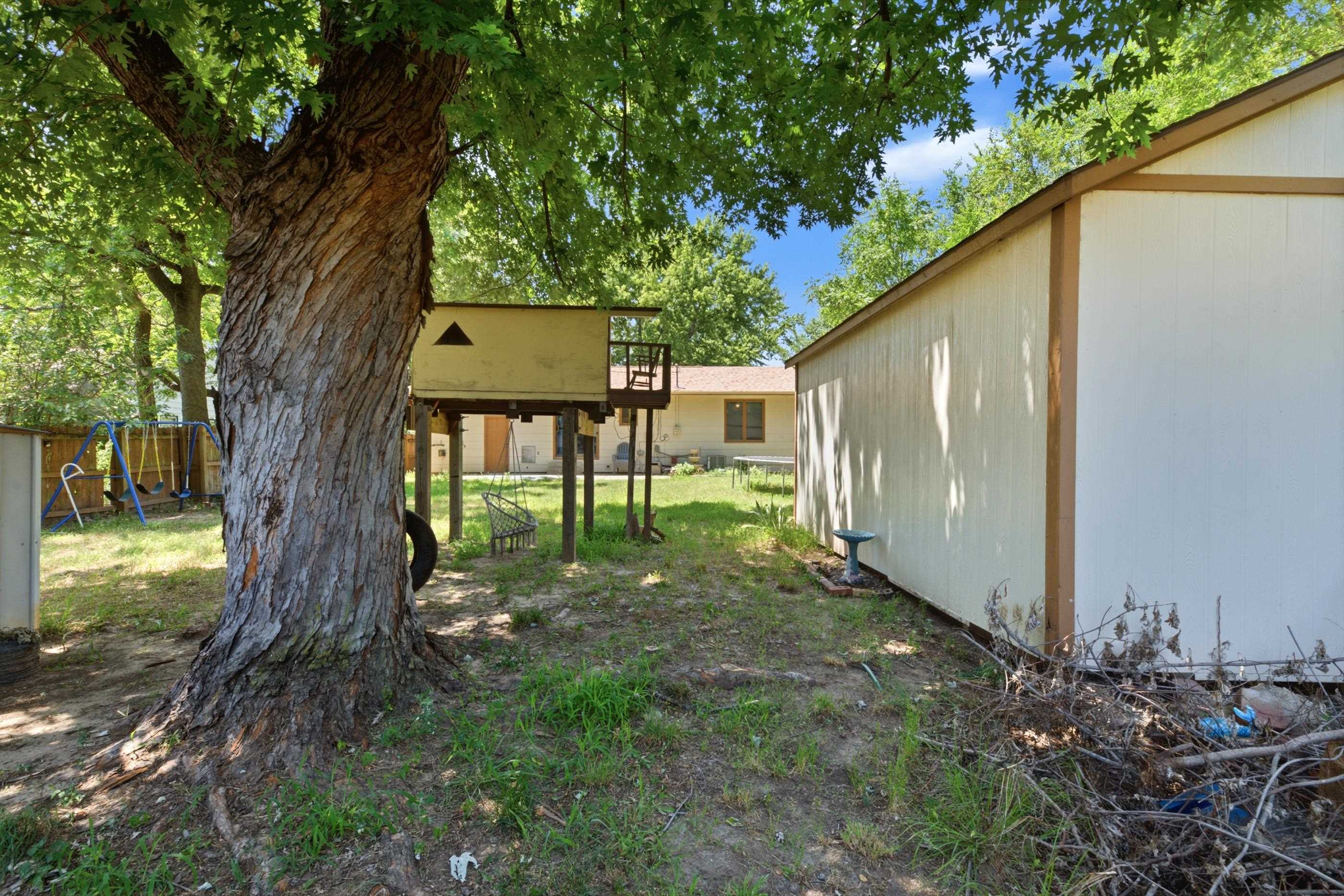 310 N Young Property Photo 5