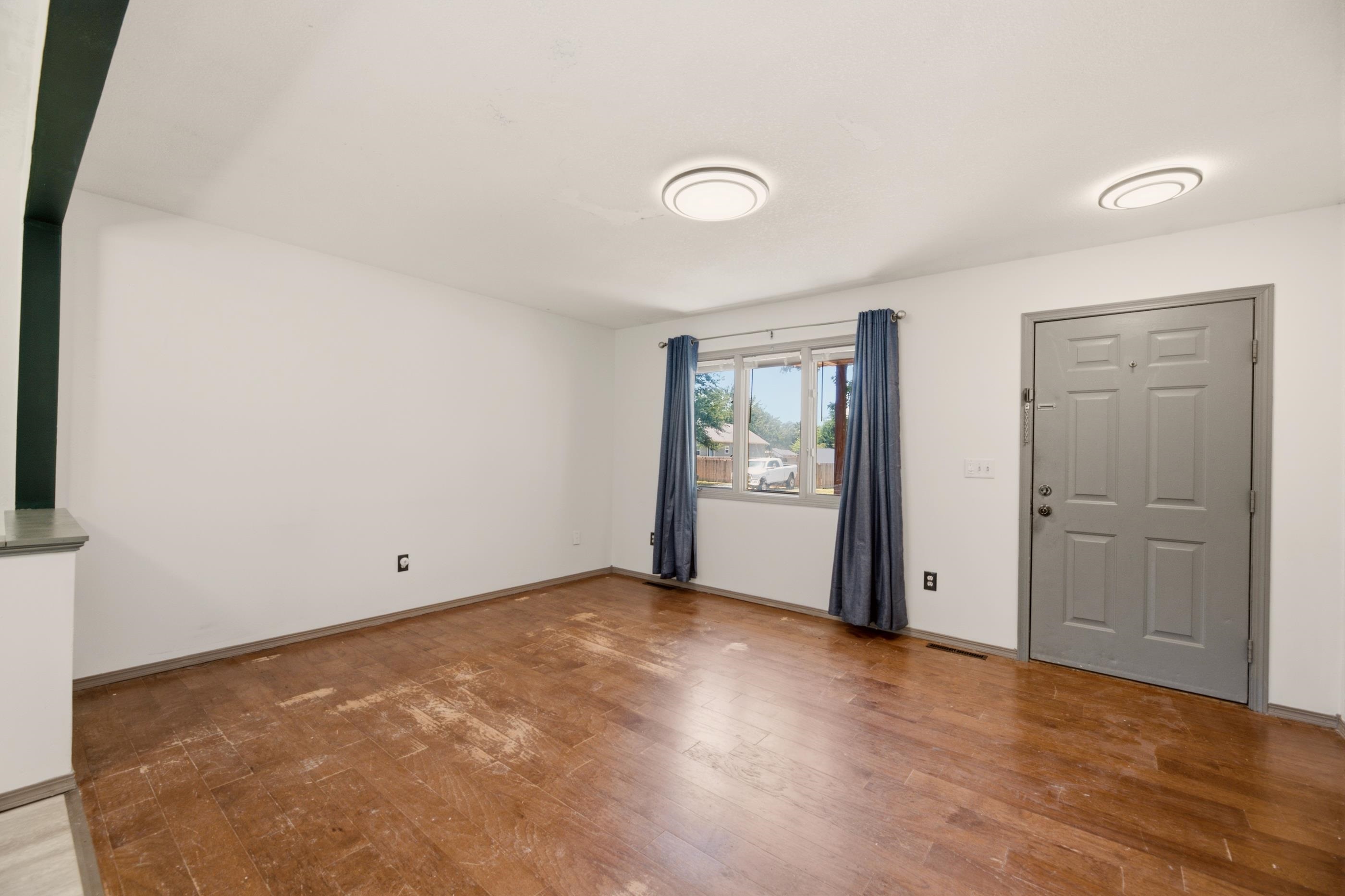 310 N Young Property Photo 12