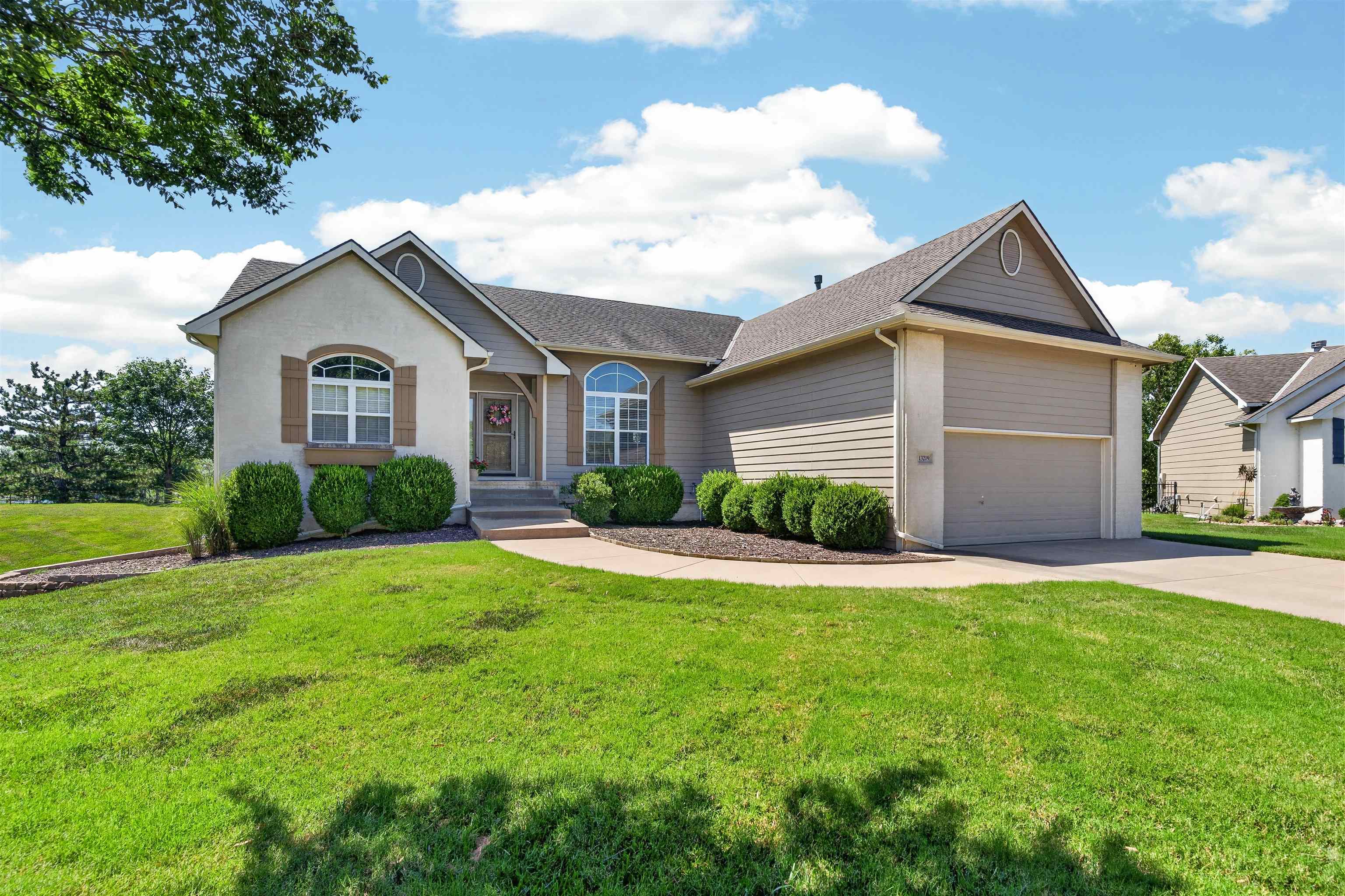 13219 E Glen Creek Ct Property Photo 2