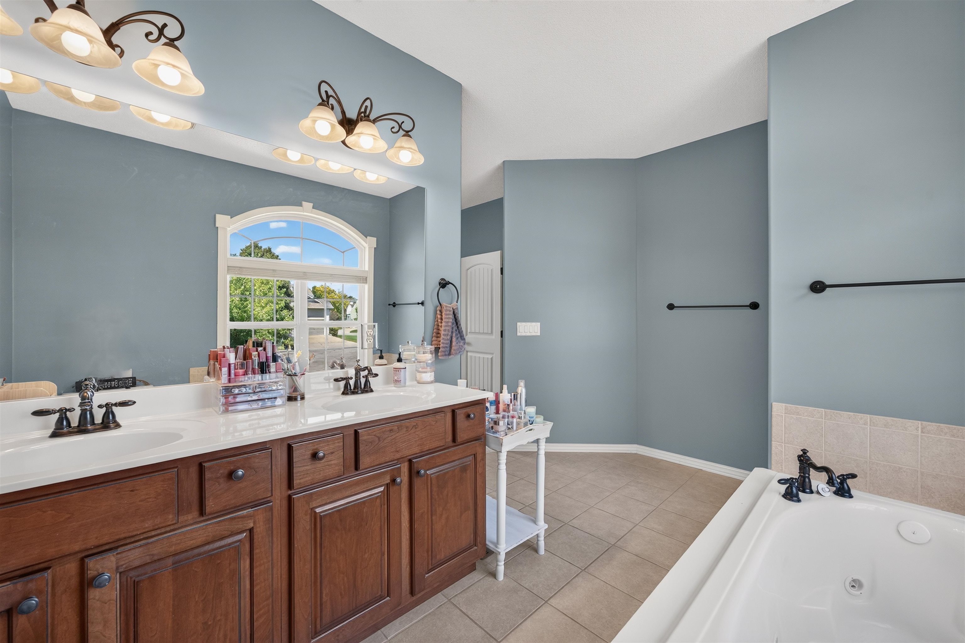 13219 E Glen Creek Ct Property Photo 17