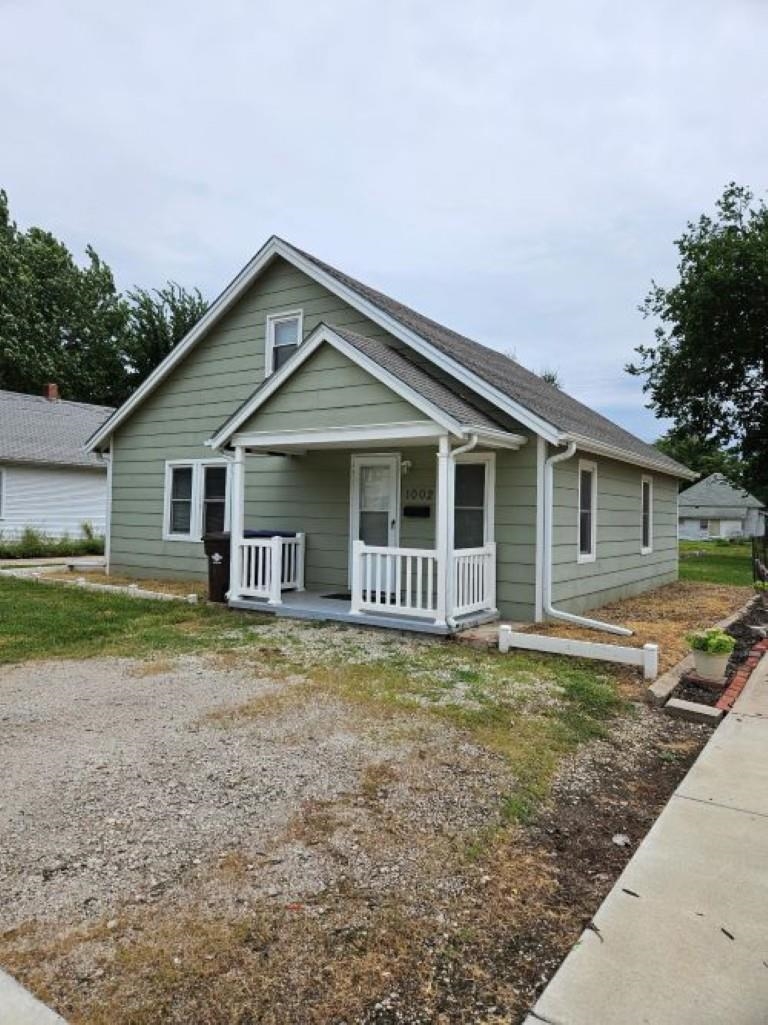 1002 N Grimes St. Property Photo 2