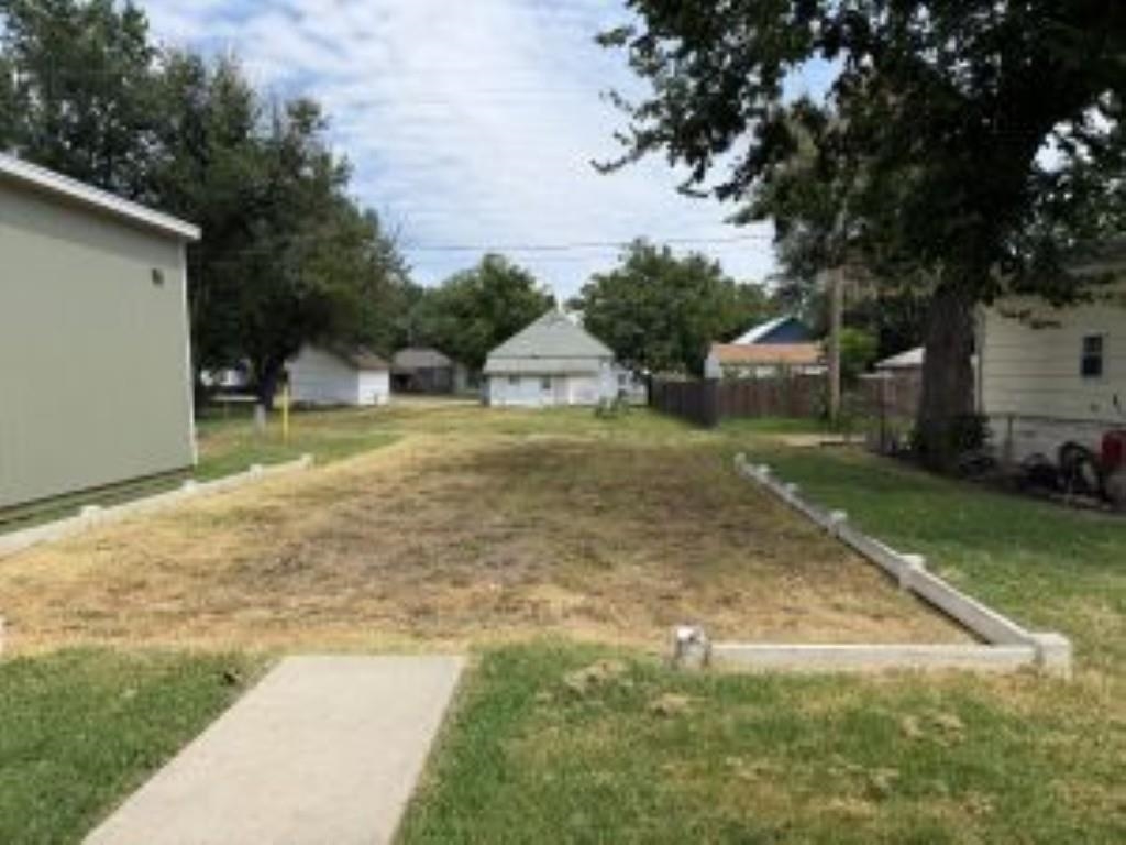 1002 N Grimes St. Property Photo 4