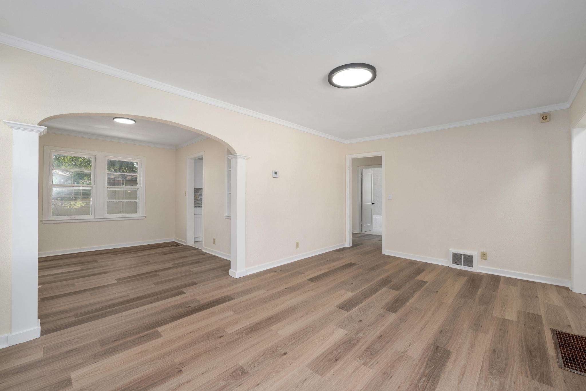 2122 N Erie Ave Property Photo 7