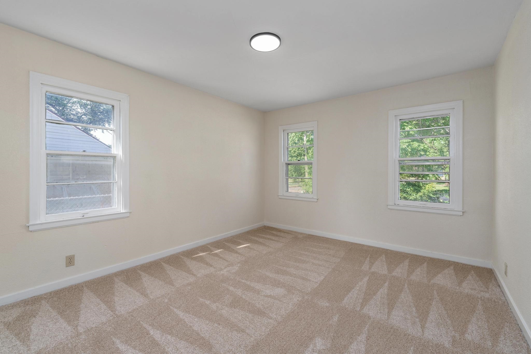 2122 N Erie Ave Property Photo 15