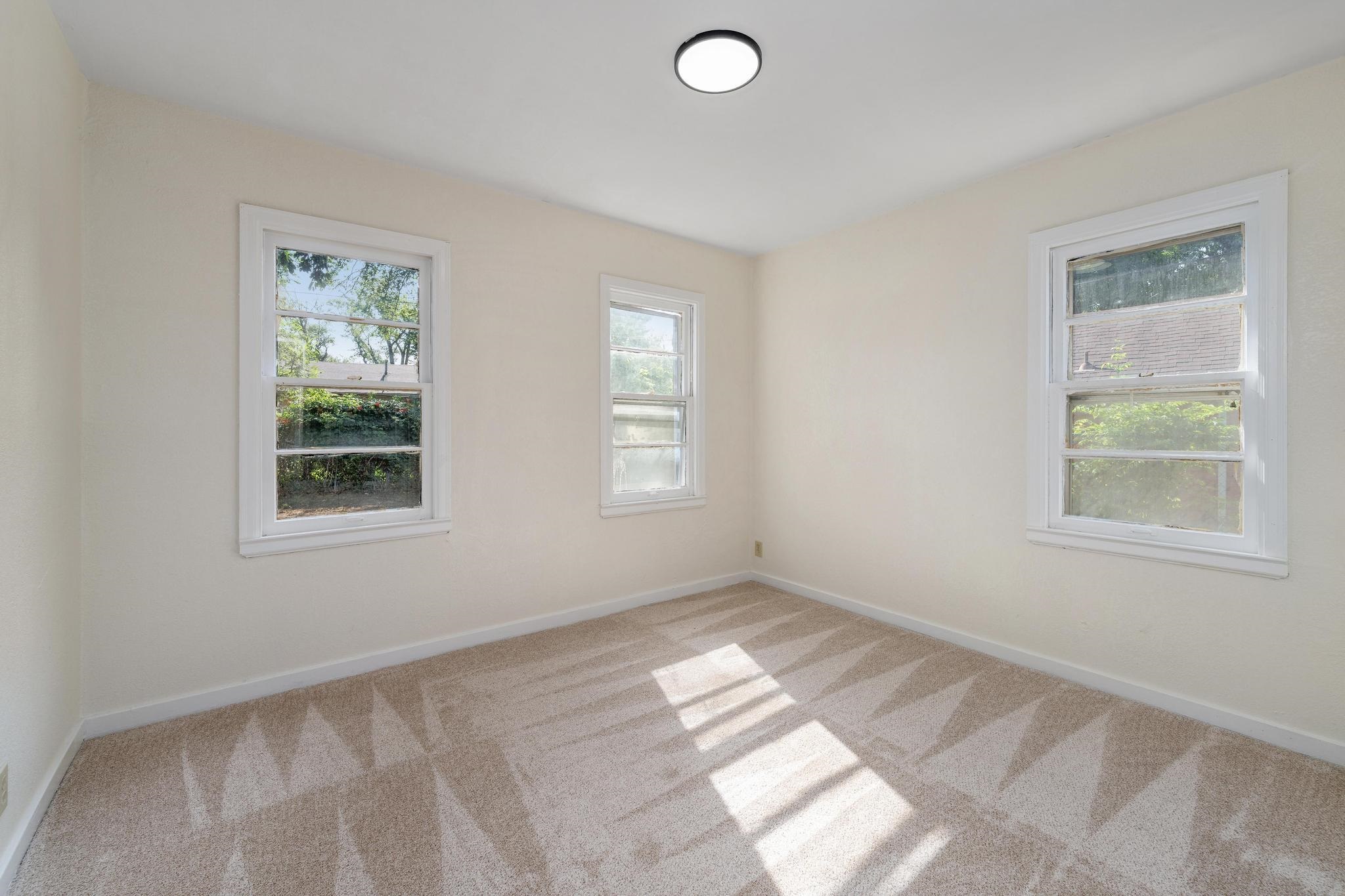 2122 N Erie Ave Property Photo 19