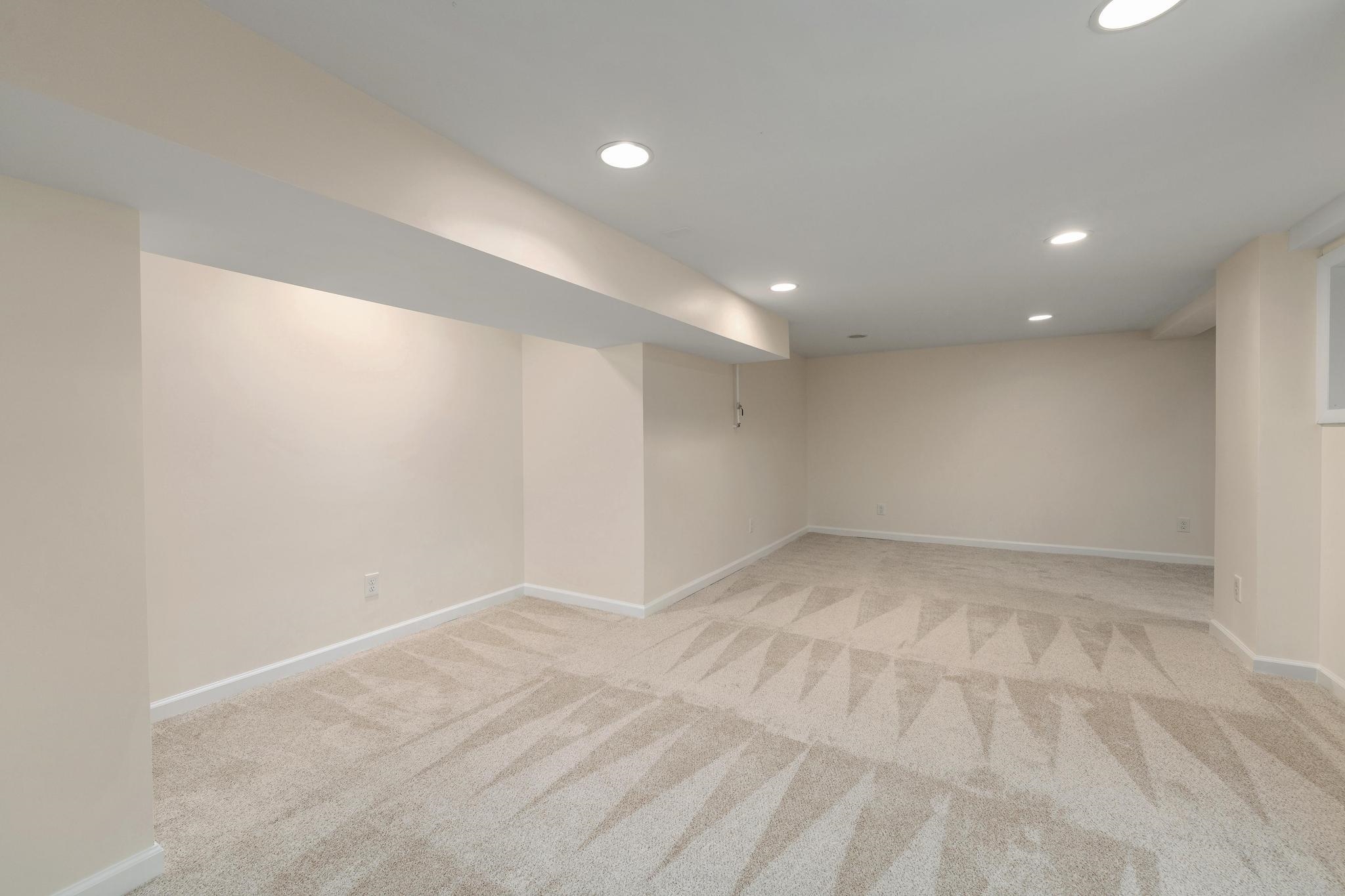 2122 N Erie Ave Property Photo 23