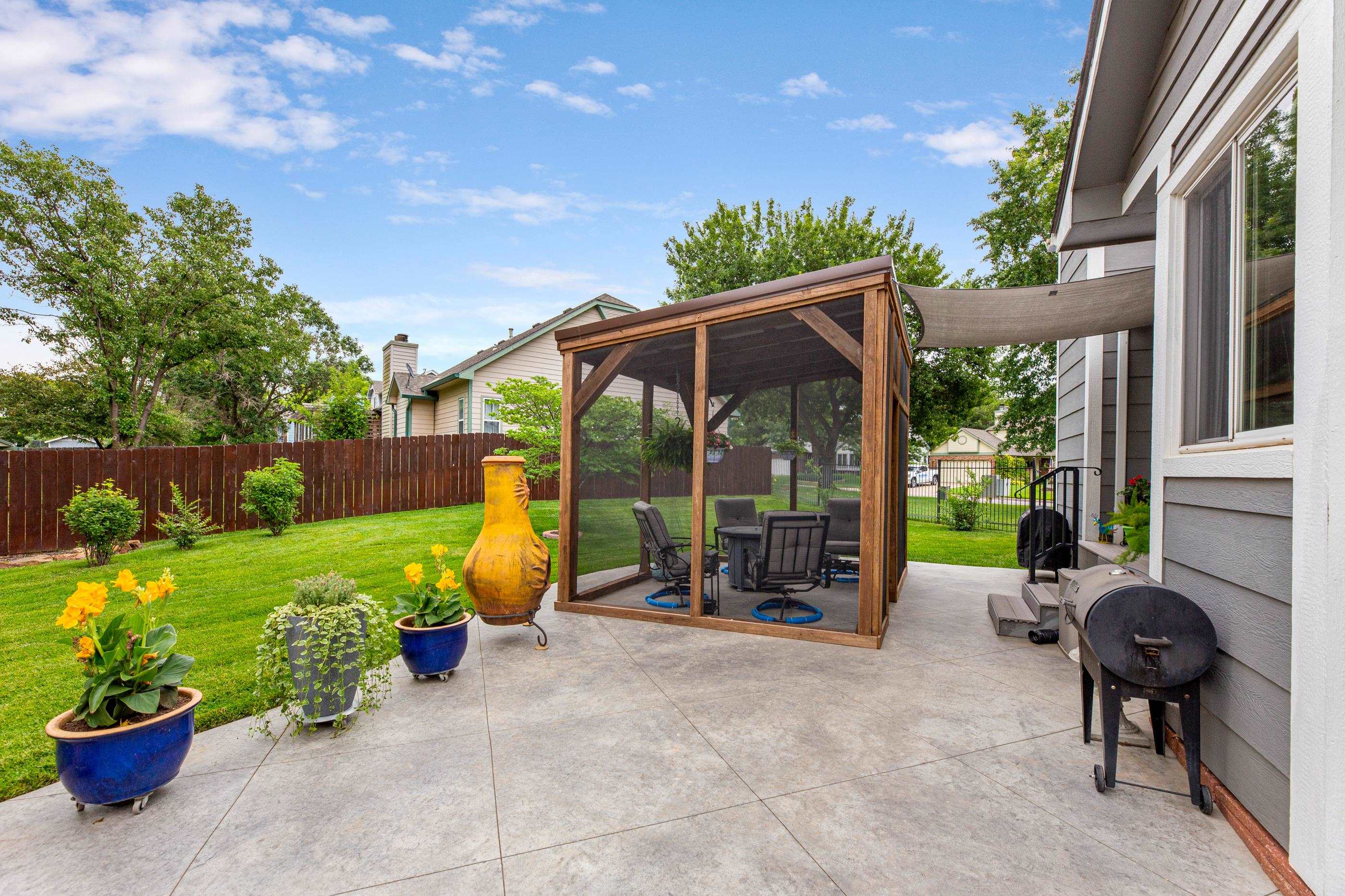 12018 W Rolling Hills St Property Photo 9