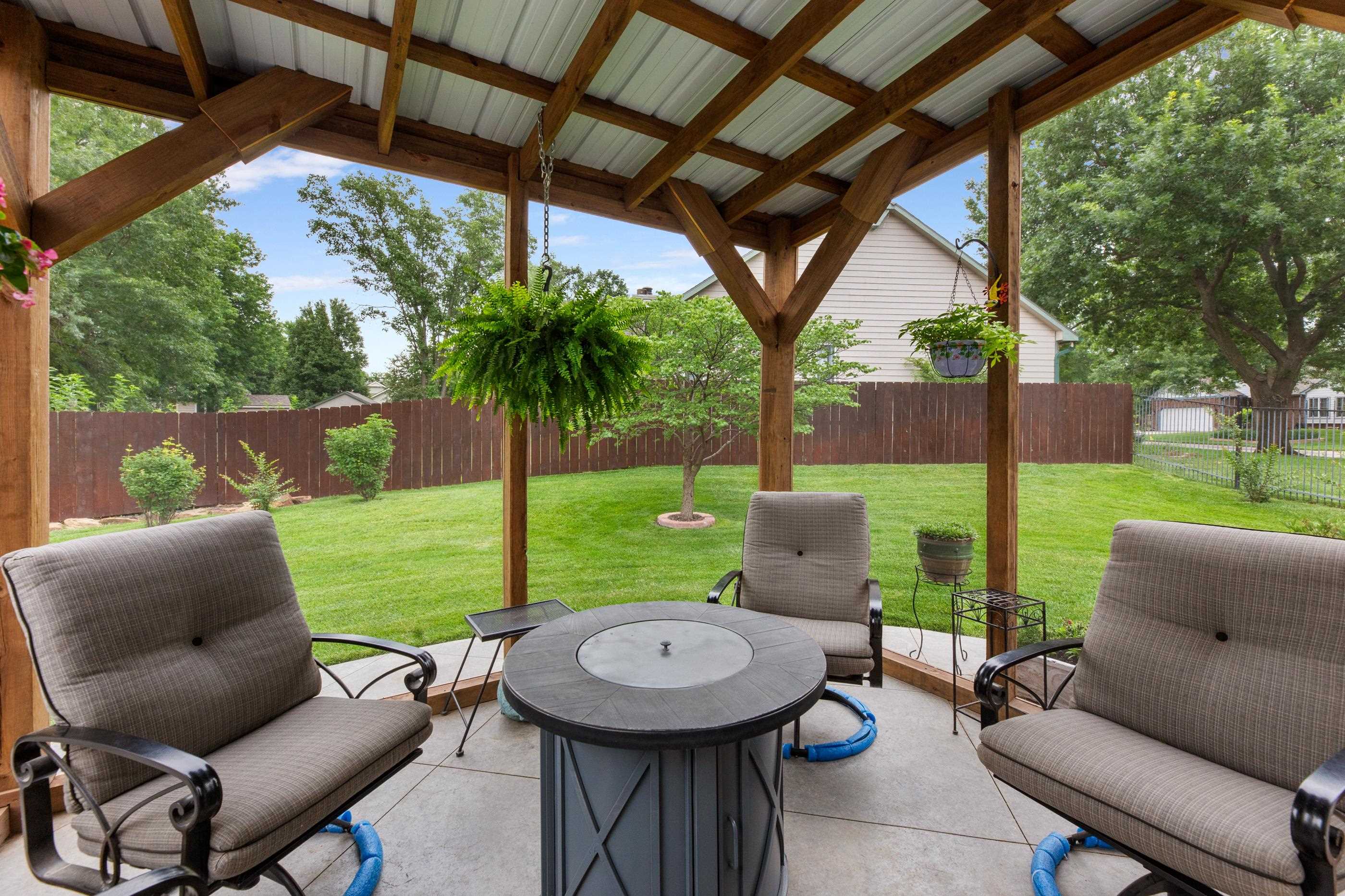 12018 W Rolling Hills St Property Photo 10
