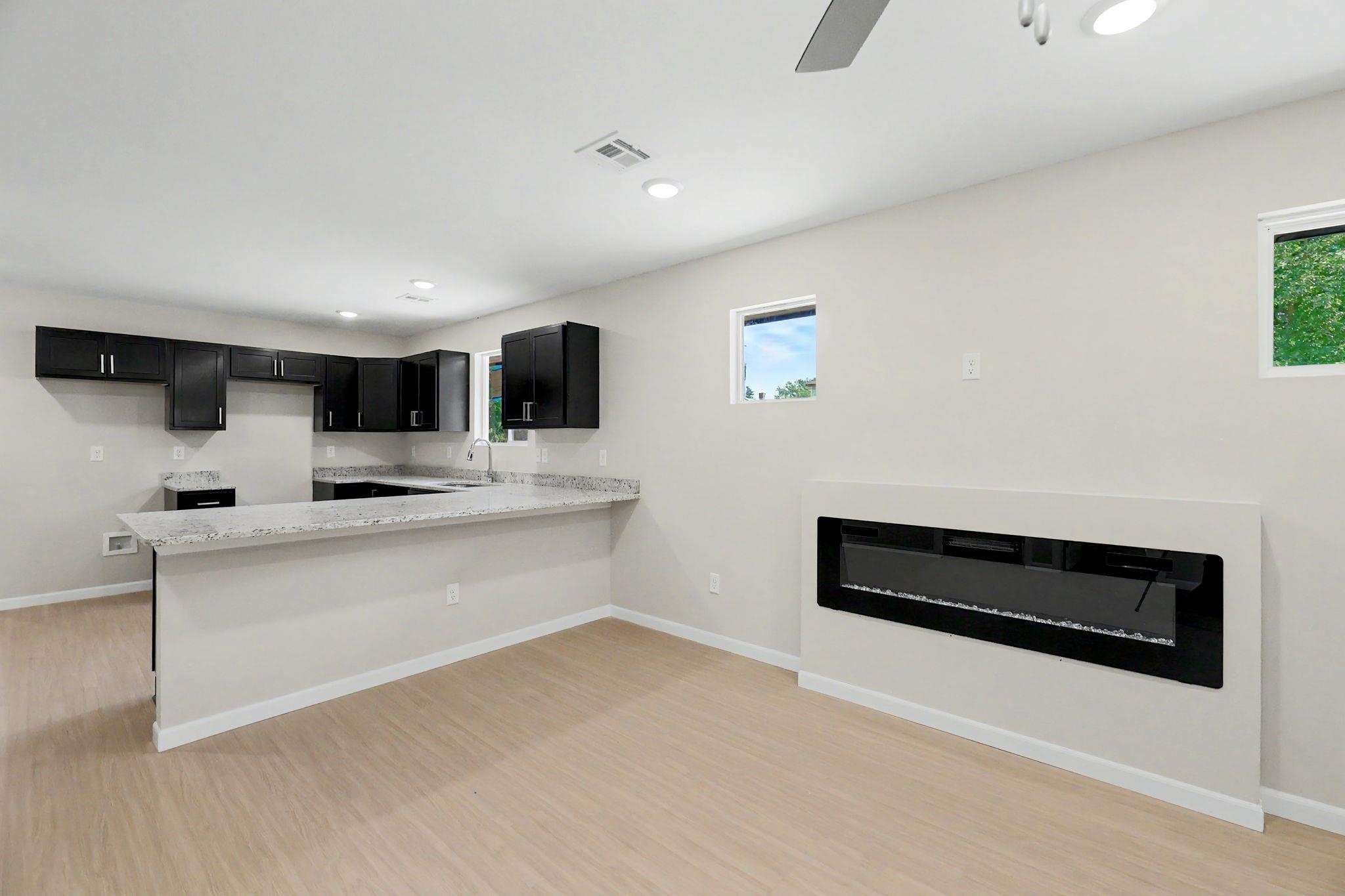 1118 W Munnell Property Photo 6