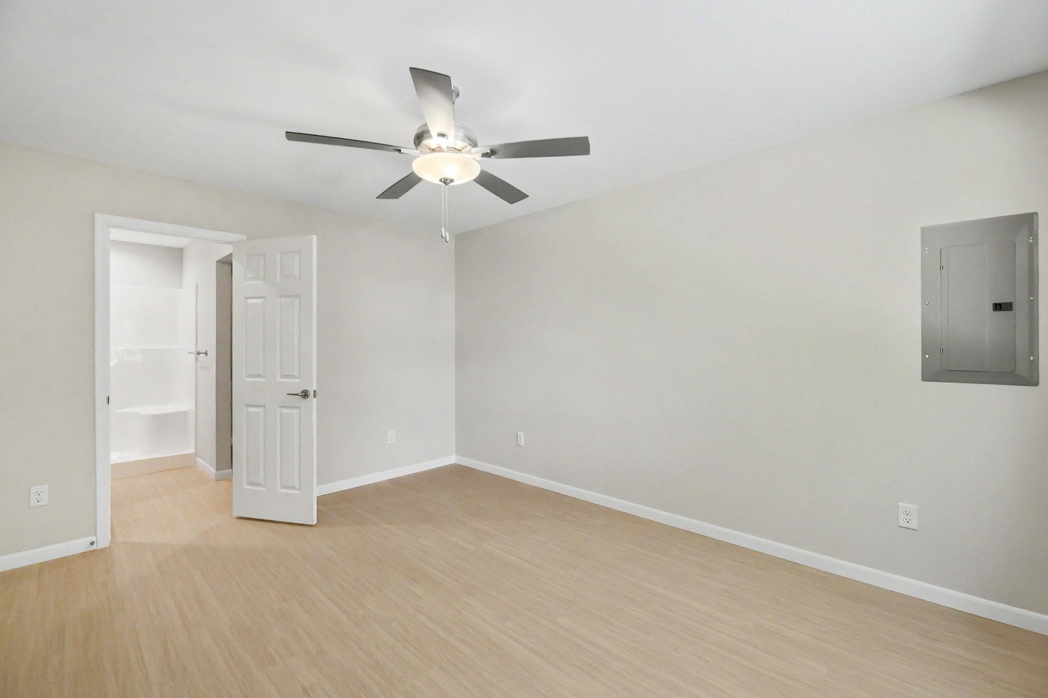 1118 W Munnell Property Photo 11
