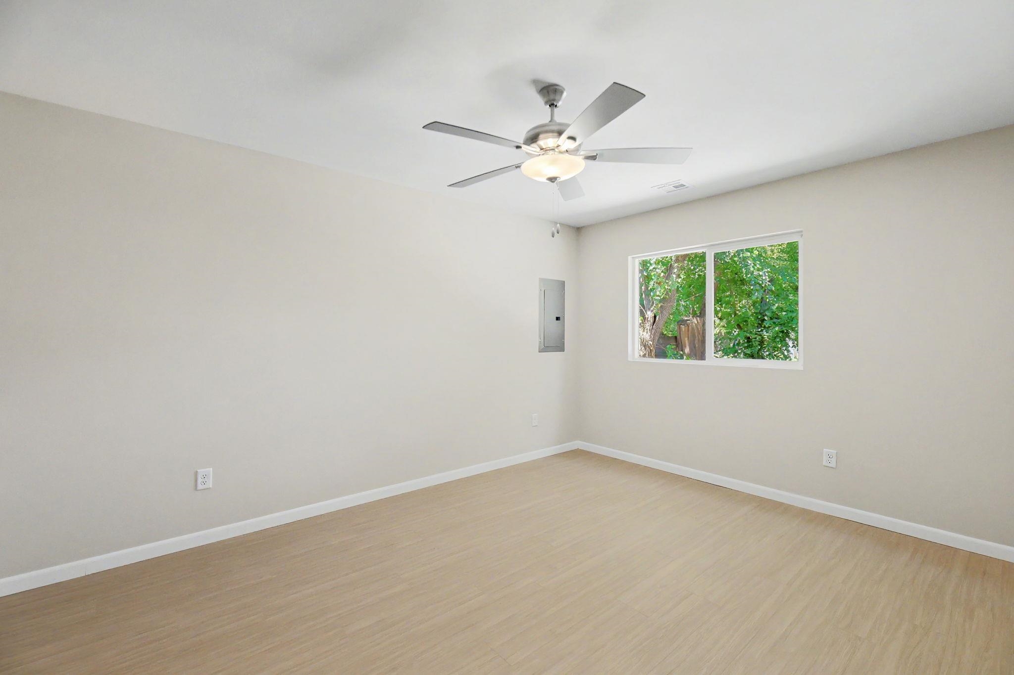 1118 W Munnell Property Photo 12
