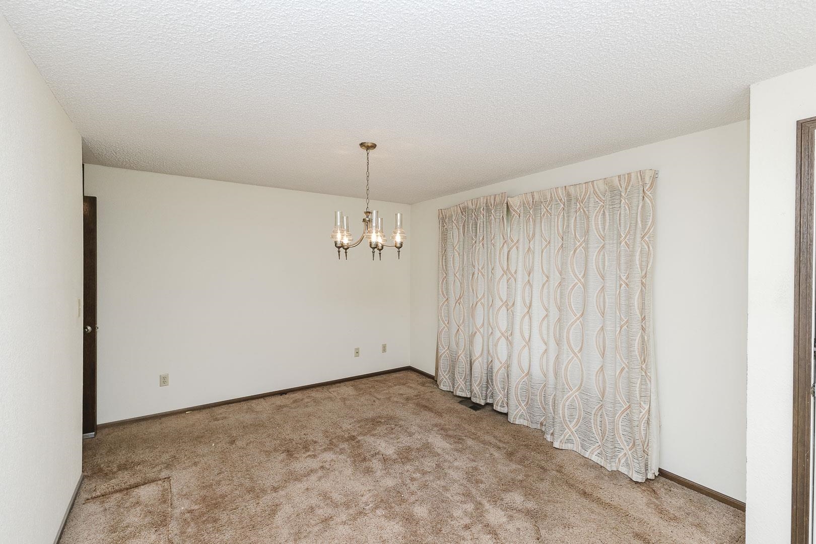 3231 N Brookfield Property Photo 4