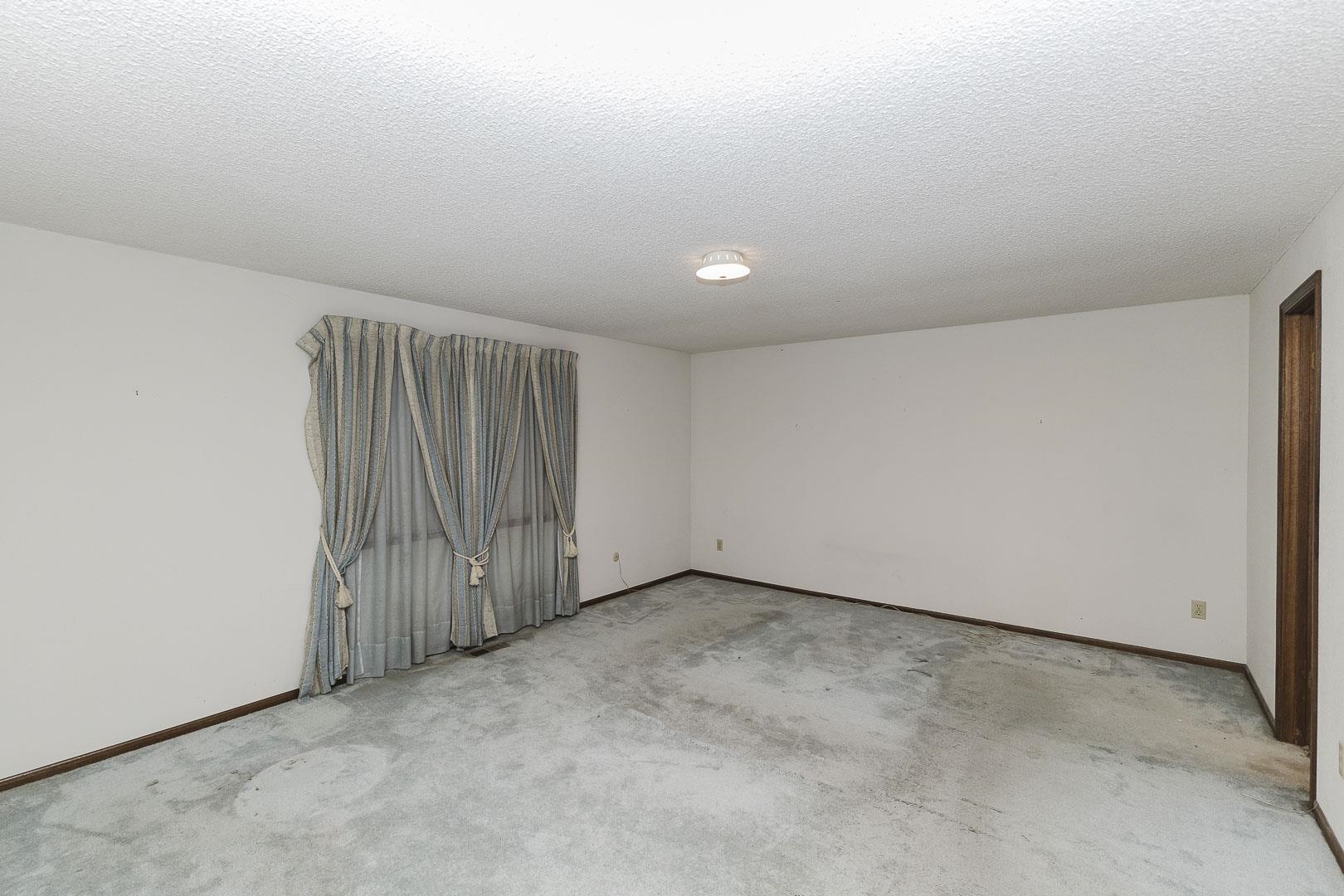 3231 N Brookfield Property Photo 10