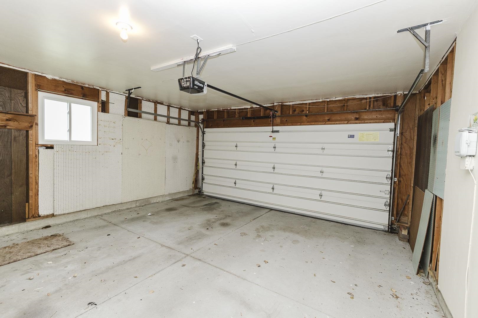 3231 N Brookfield Property Photo 25