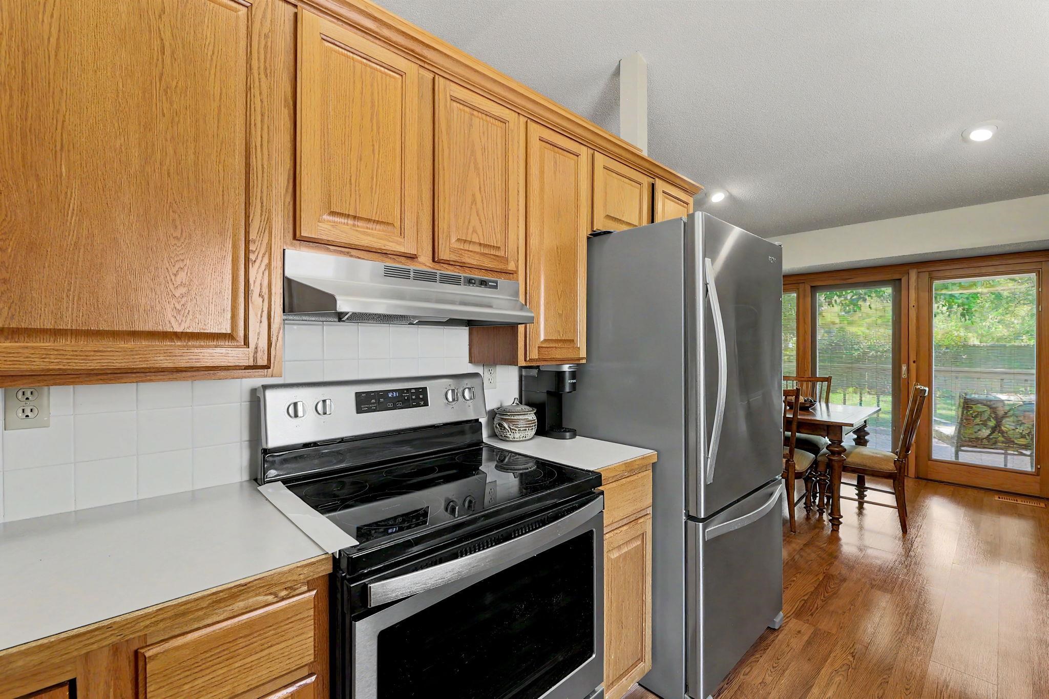 1212 N Sunset Dr Property Photo 12