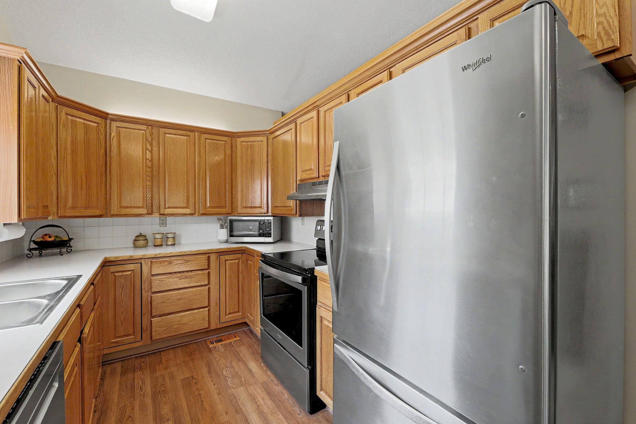 1212 N Sunset Dr Property Photo 14