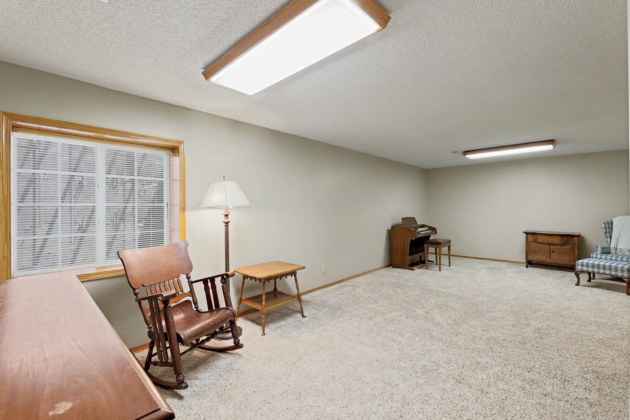 1212 N Sunset Dr Property Photo 20