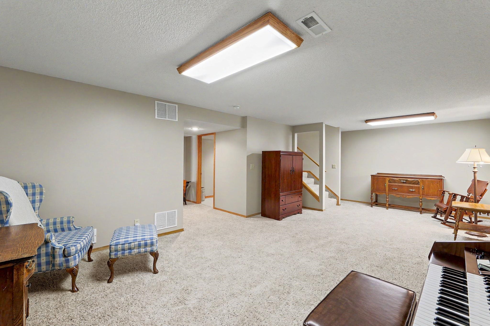 1212 N Sunset Dr Property Photo 22