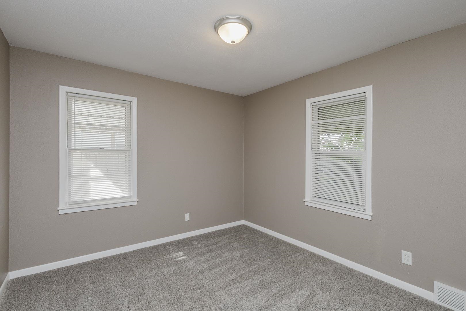 2869 S Mosley Property Photo 13