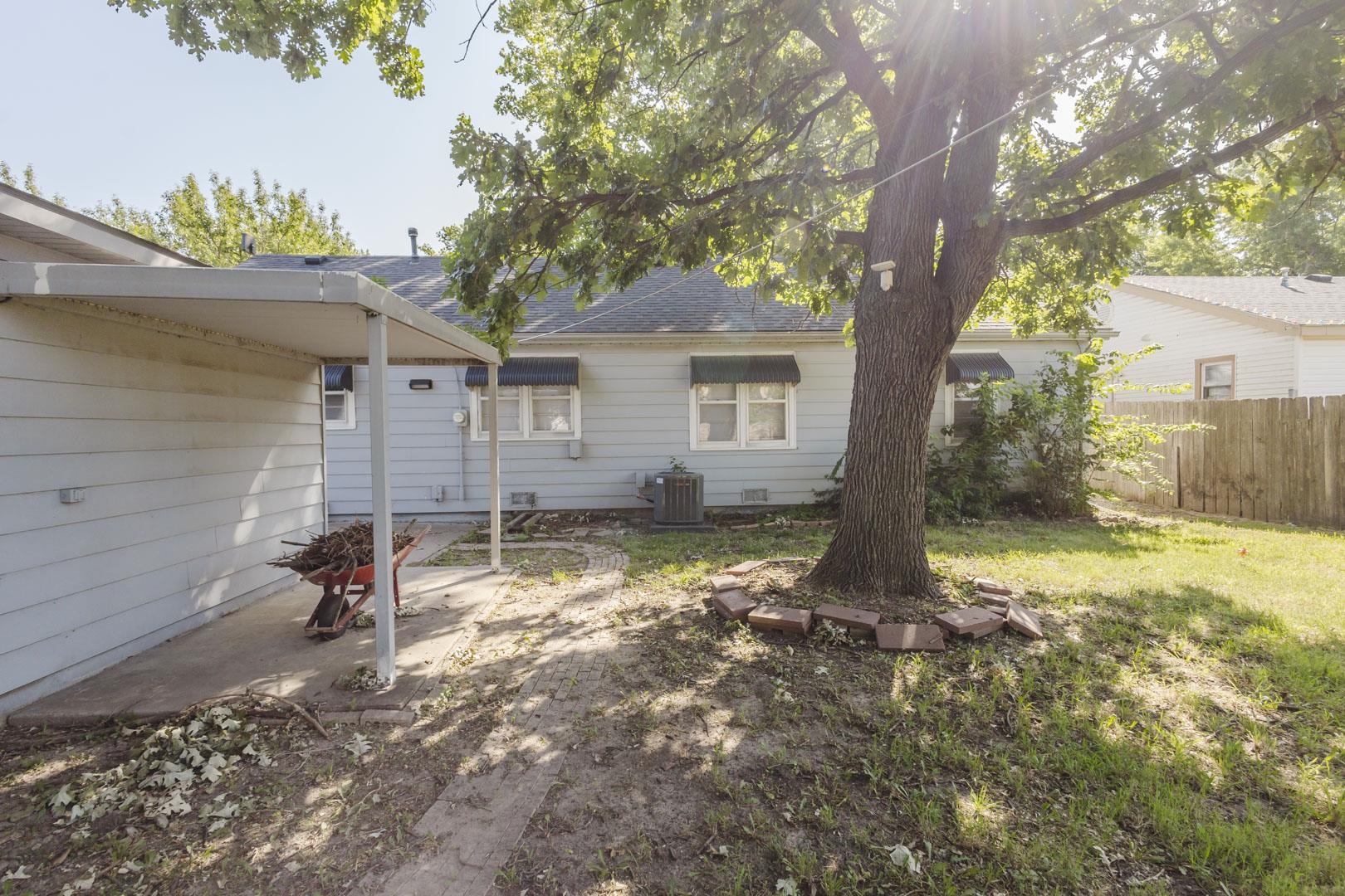2869 S Mosley Property Photo 30