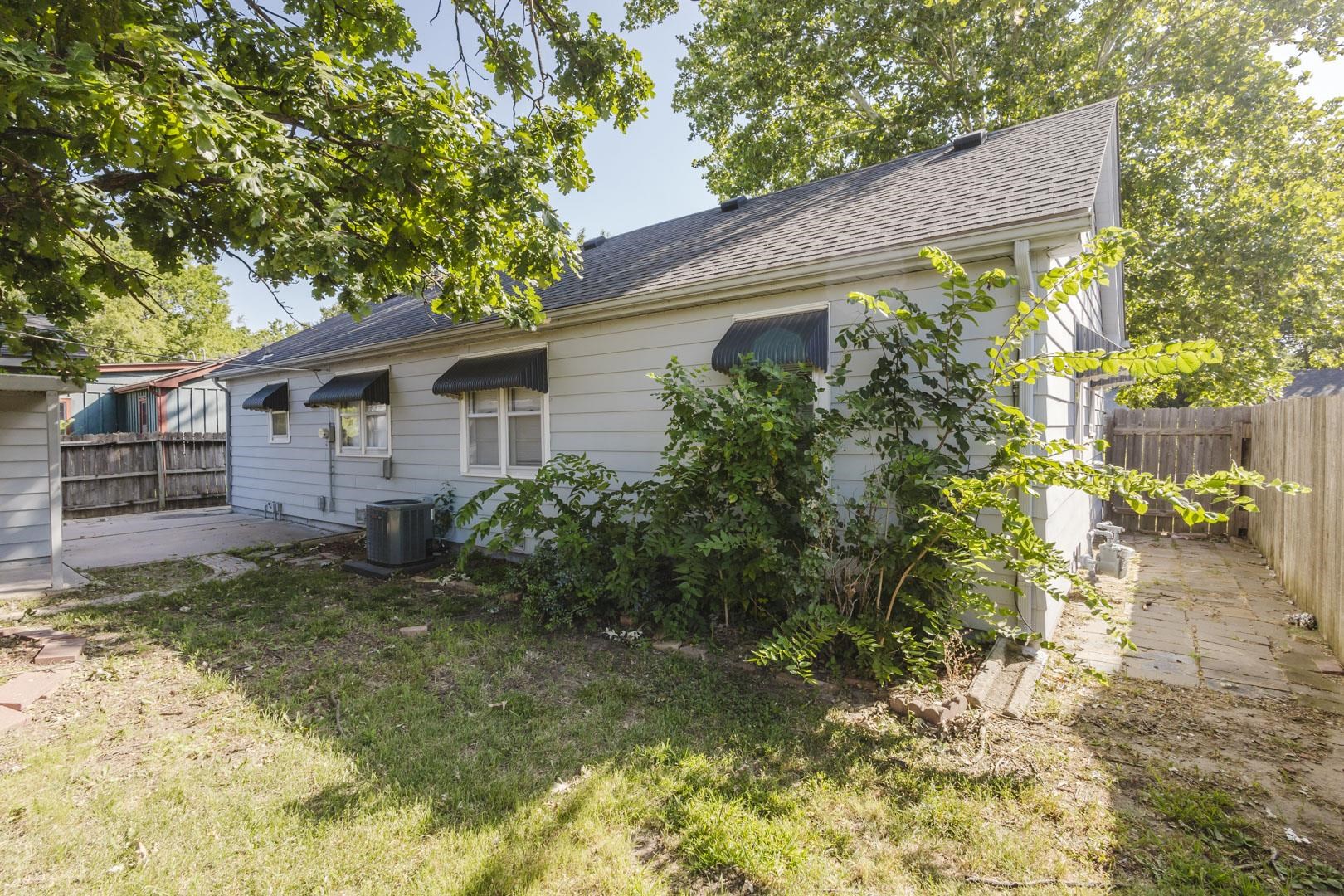 2869 S Mosley Property Photo 31