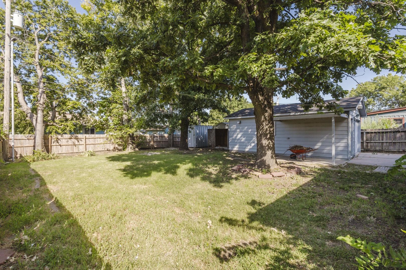 2869 S Mosley Property Photo 32