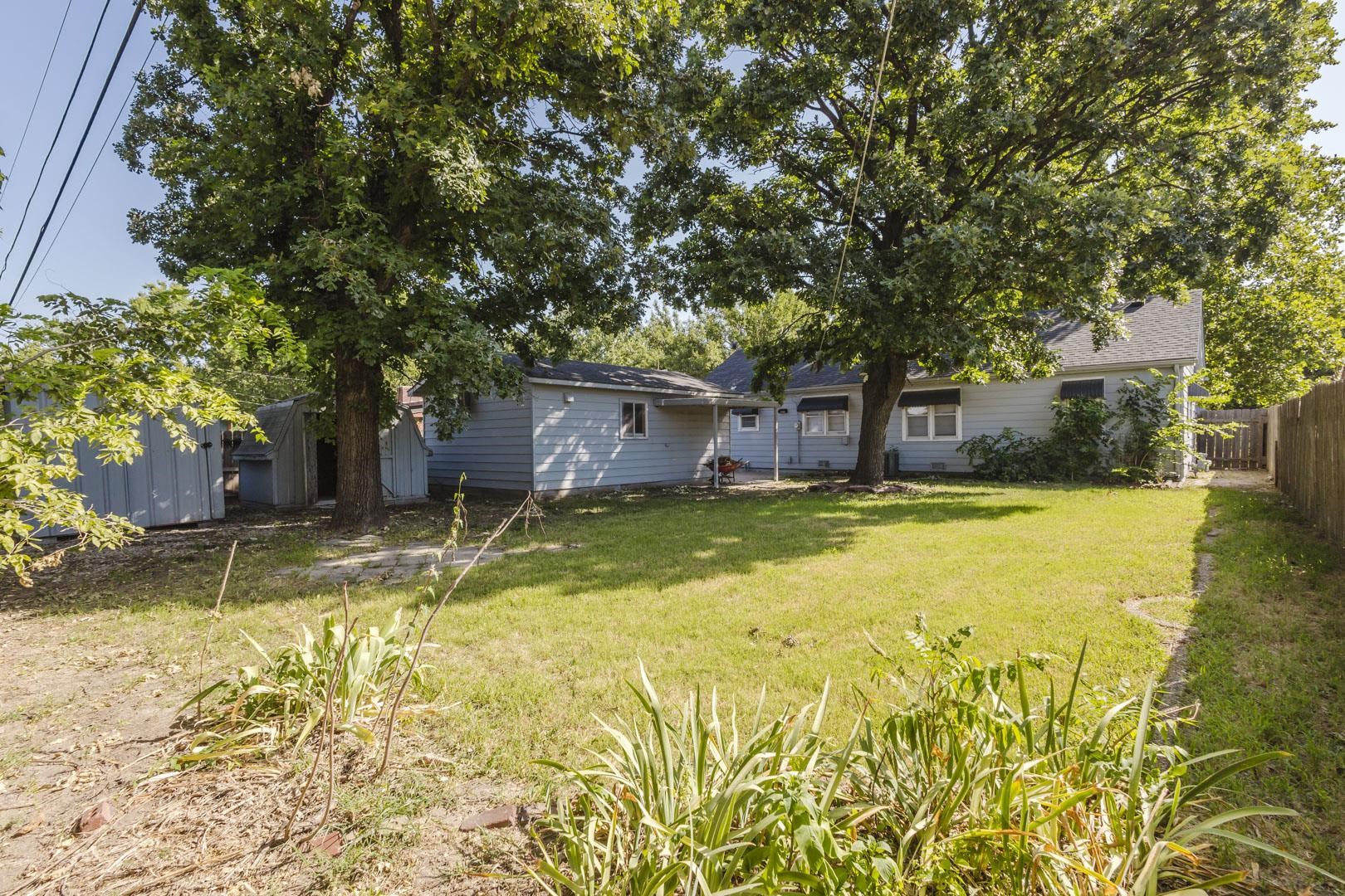 2869 S Mosley Property Photo 33