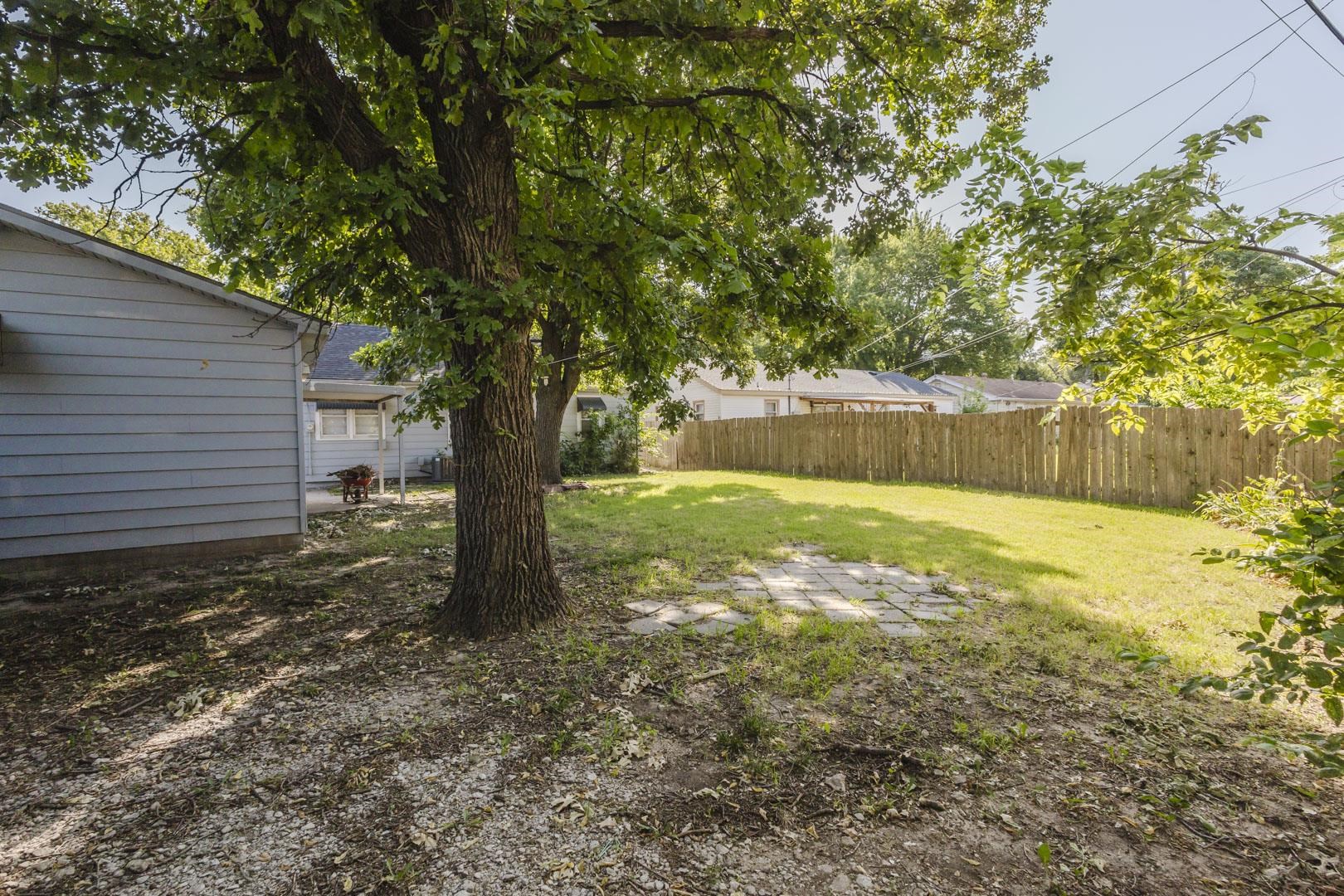 2869 S Mosley Property Photo 34