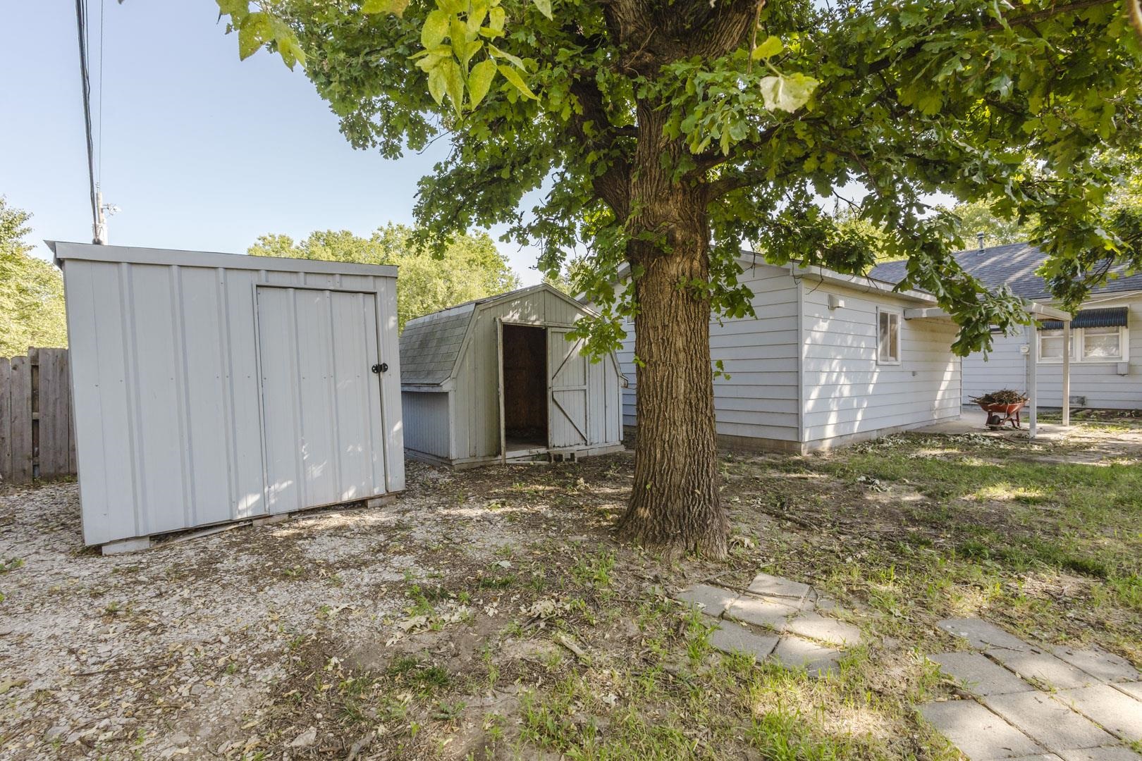 2869 S Mosley Property Photo 35