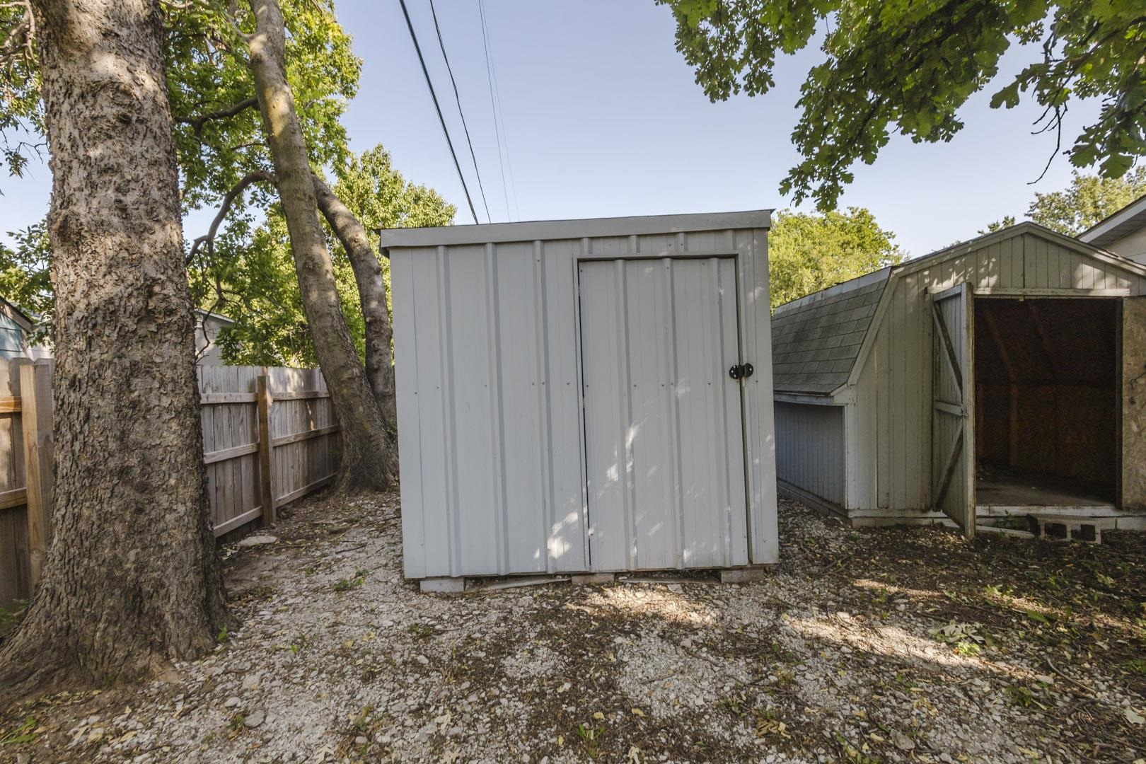 2869 S Mosley Property Photo 36