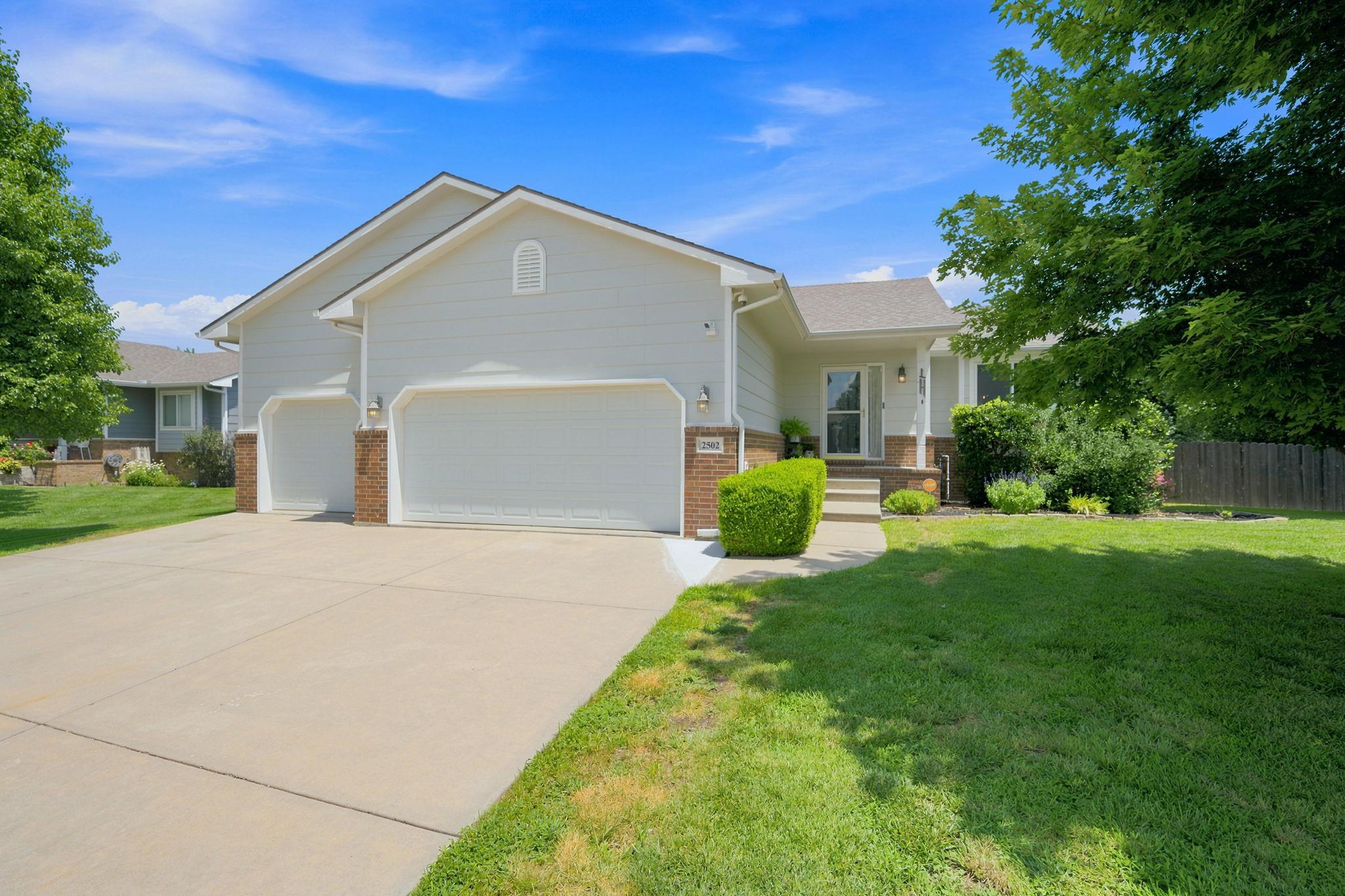 2502 S Lark Ln Property Photo 1