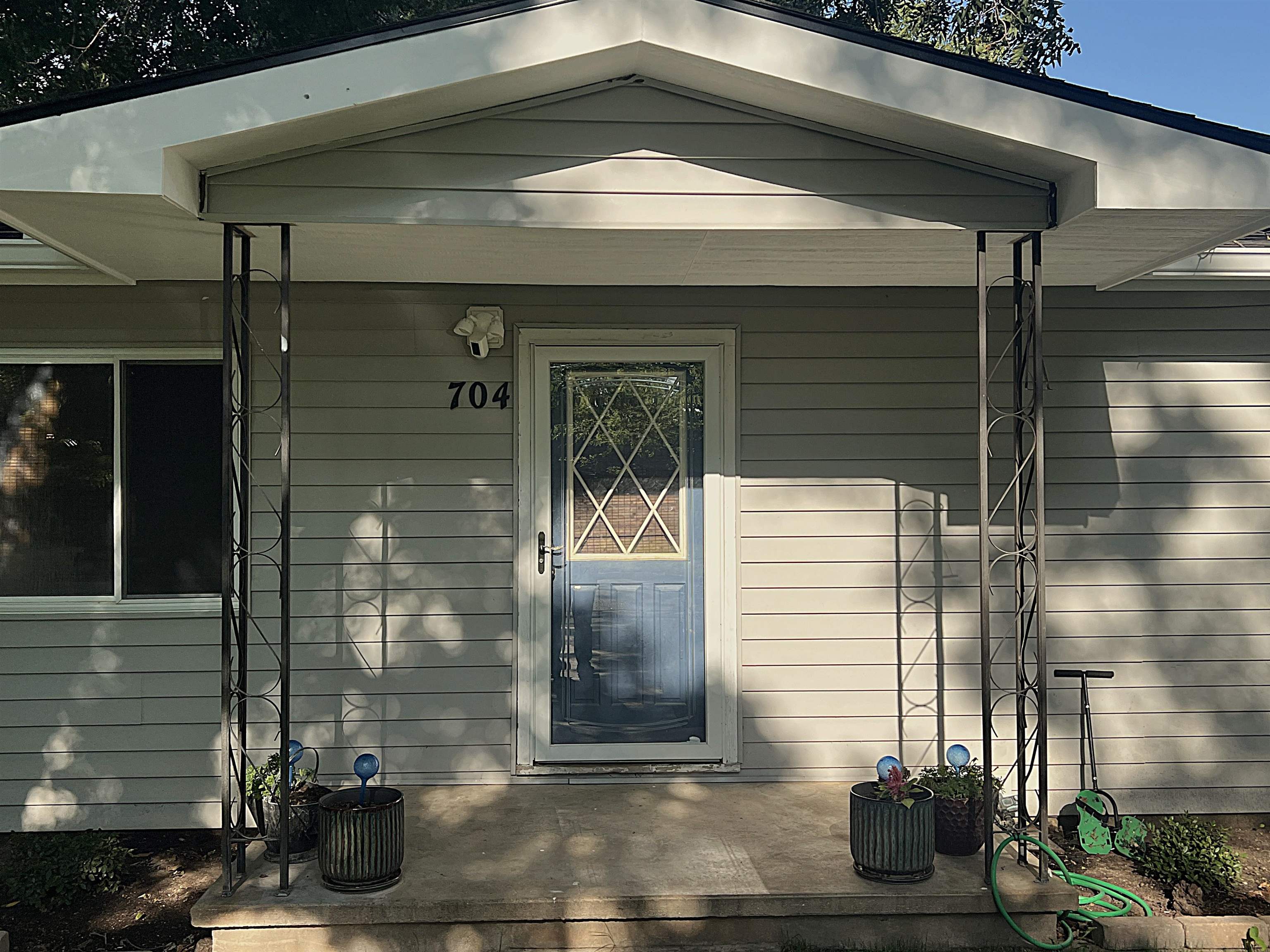 704 N Washington Property Photo 4