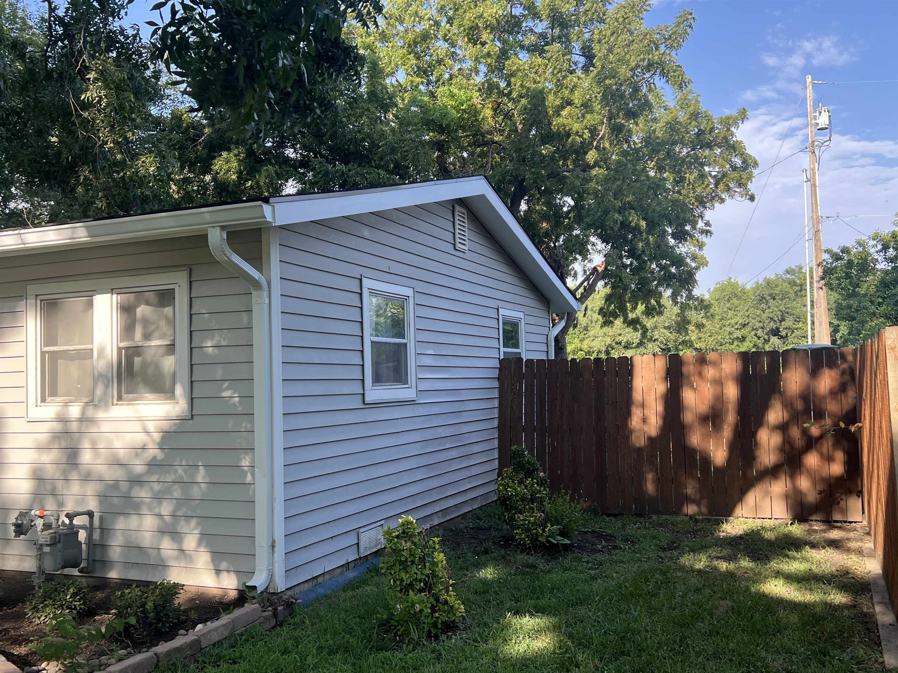 704 N Washington Property Photo 33