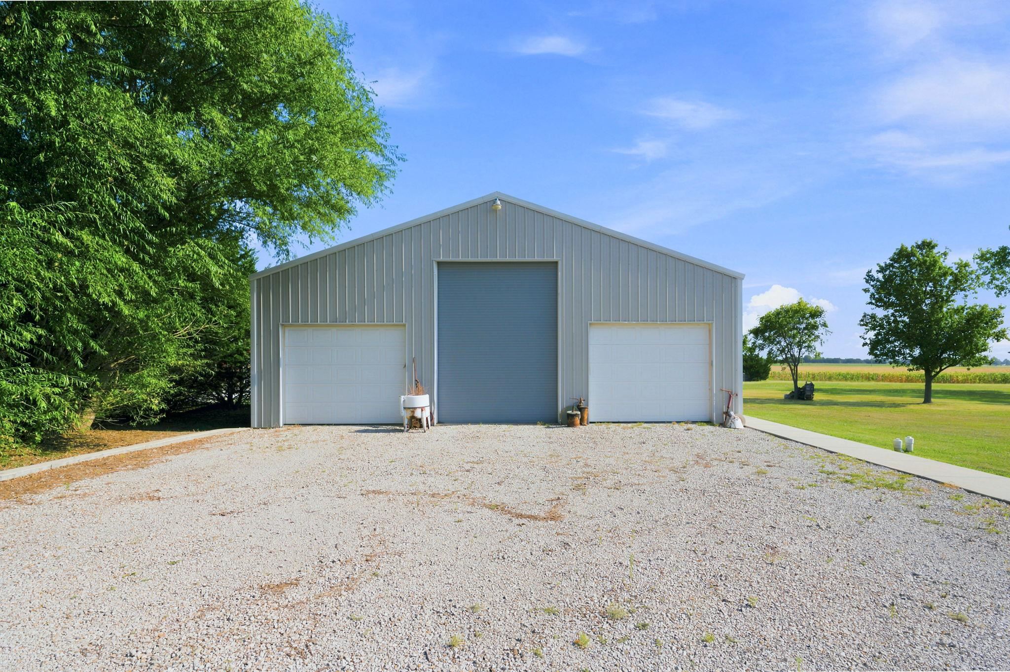 15300 Breezy Lane Property Photo 3