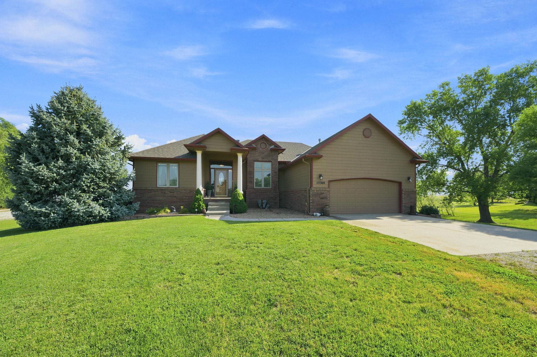15300 Breezy Lane Property Photo 6