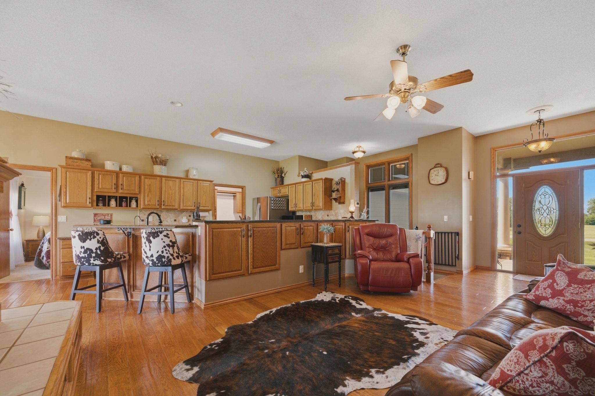 15300 Breezy Lane Property Photo 8
