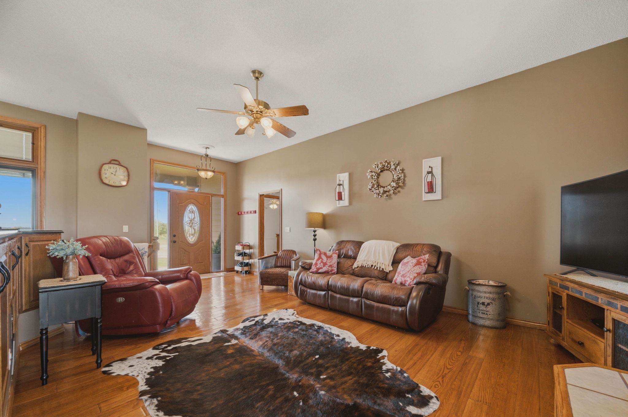 15300 Breezy Lane Property Photo 9