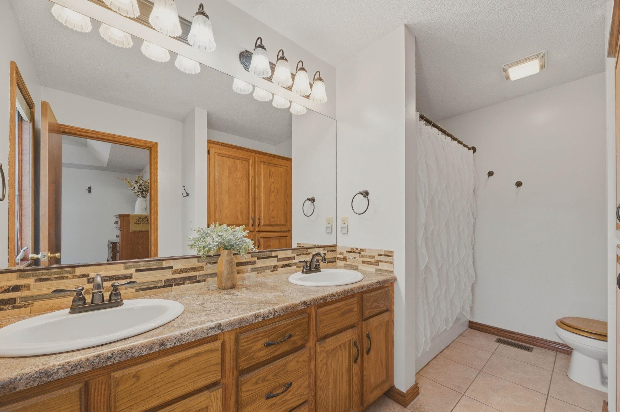 15300 Breezy Lane Property Photo 18
