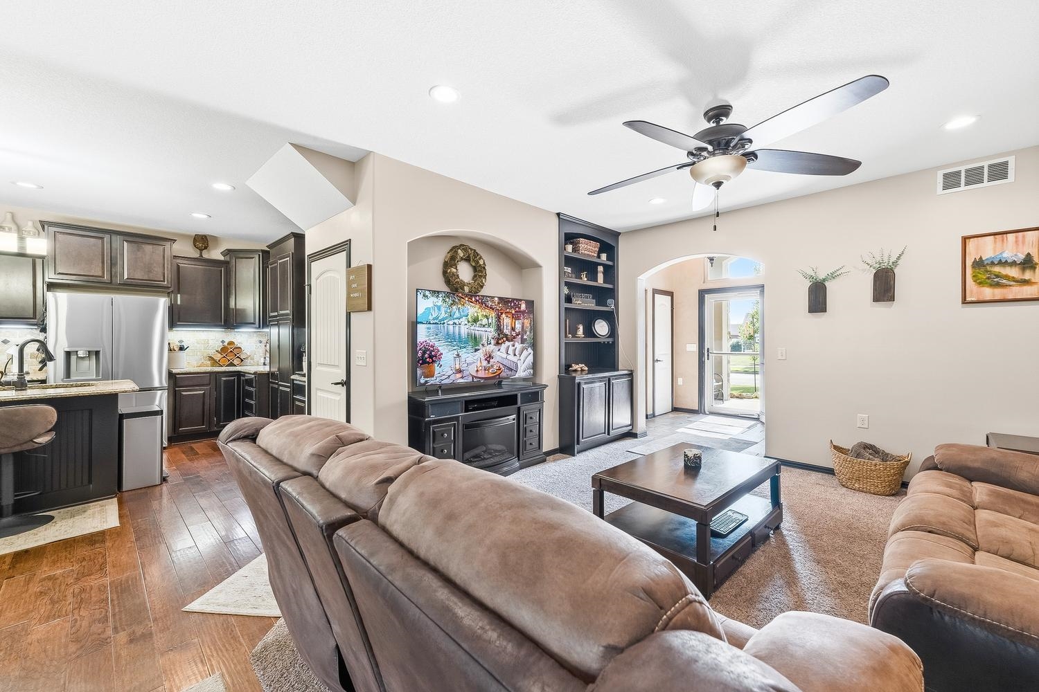 2319 S Vintage Dr Property Photo 5